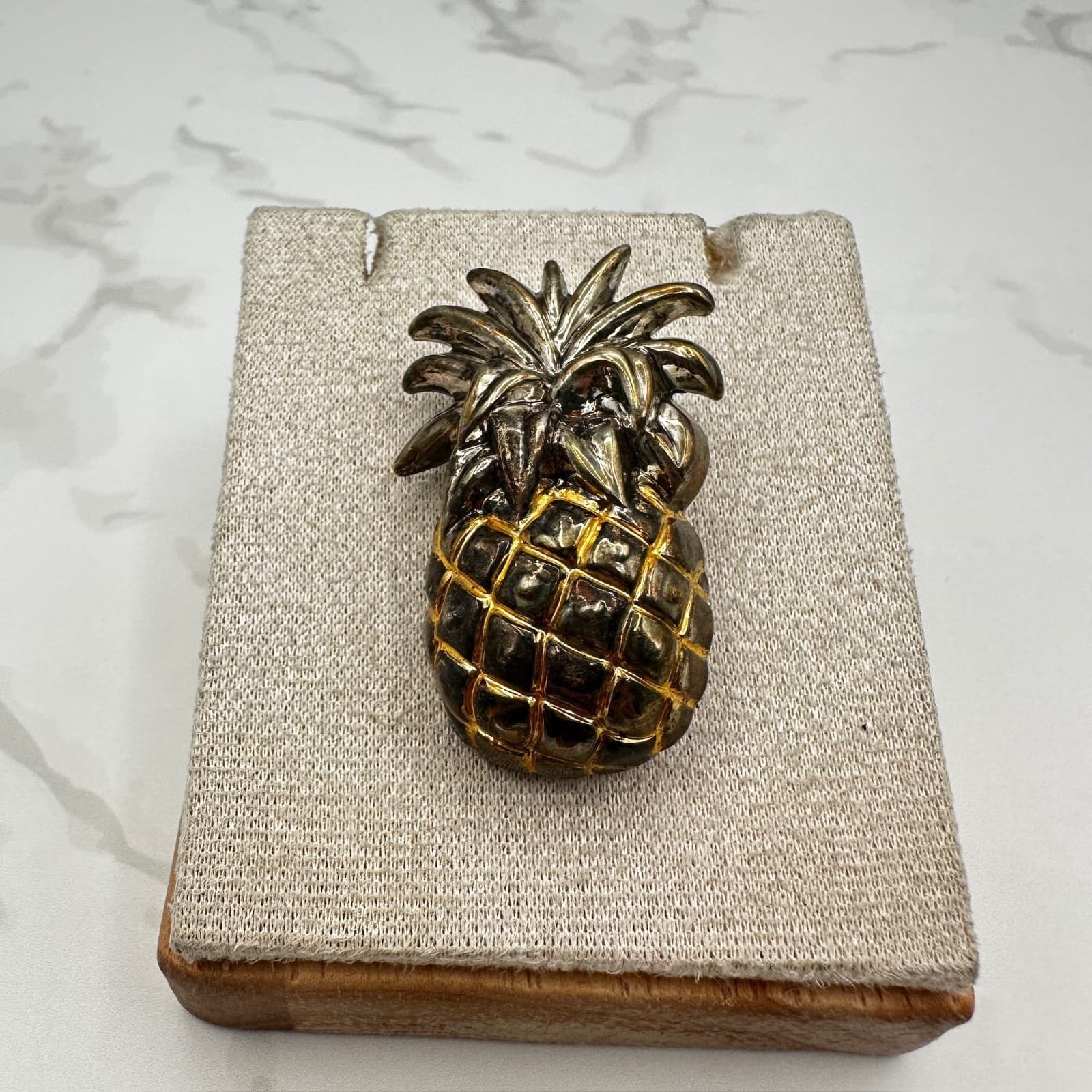 Vintage Gold Tone Textured Pineapple Brooch Pin Fruit Tropical Y2K 90s - Thumbnail 2