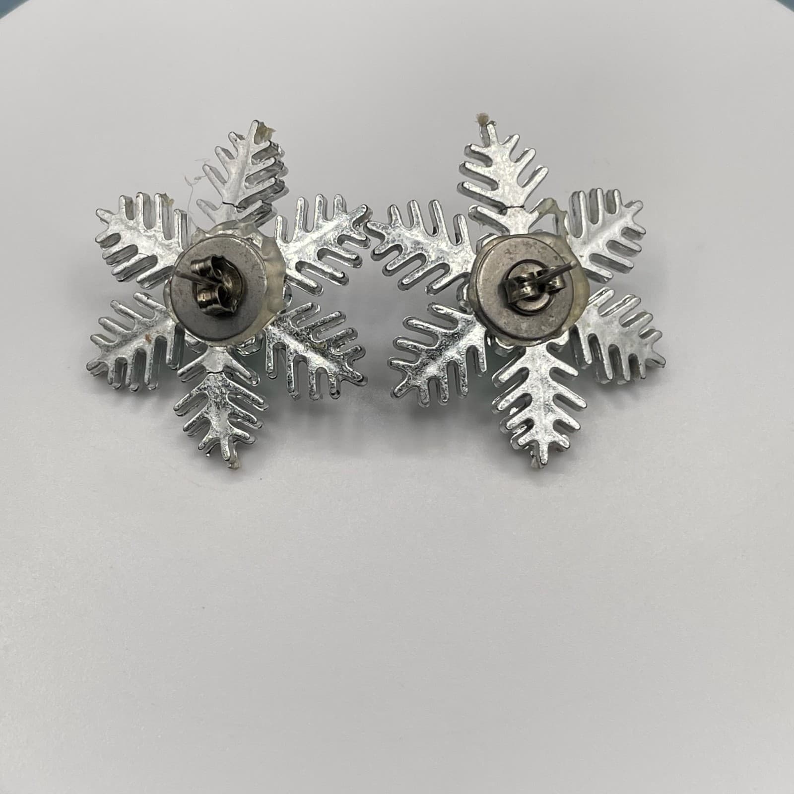 Vintage Holiday Snowflake Stud Earrings Silver Tone Green Ball Christmas Winter - Thumbnail 4