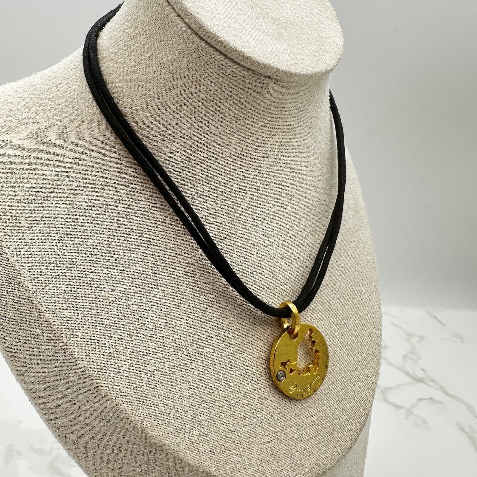 Vintage Jas's Jewelry Gold Tone World Map Pendant Necklace Medallion Y2K 90s - Thumbnail 4