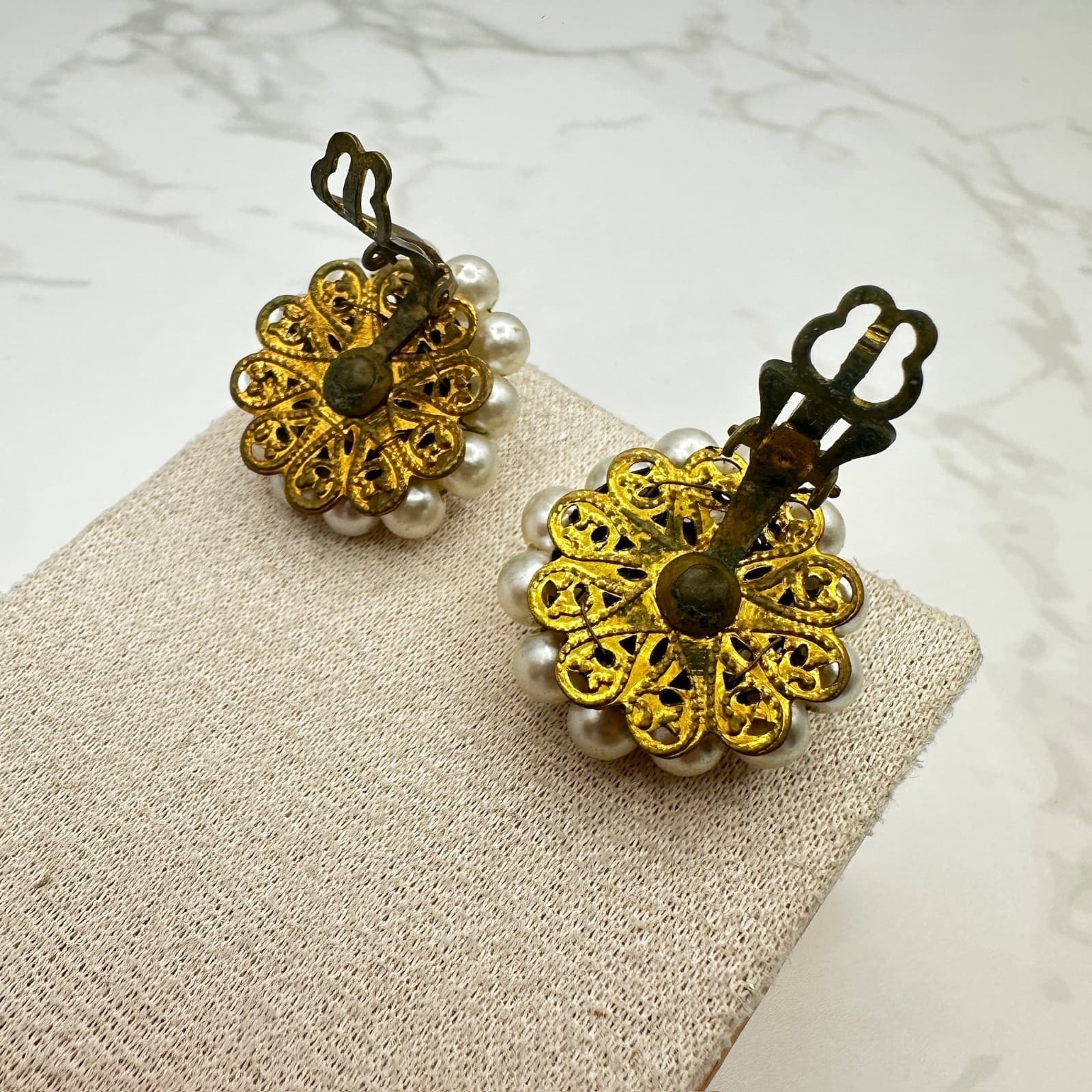 Vintage Faux Pearl Cluster Clip On Earrings Gold Tone Chunky Glam 80s 90s 70s - Thumbnail 5