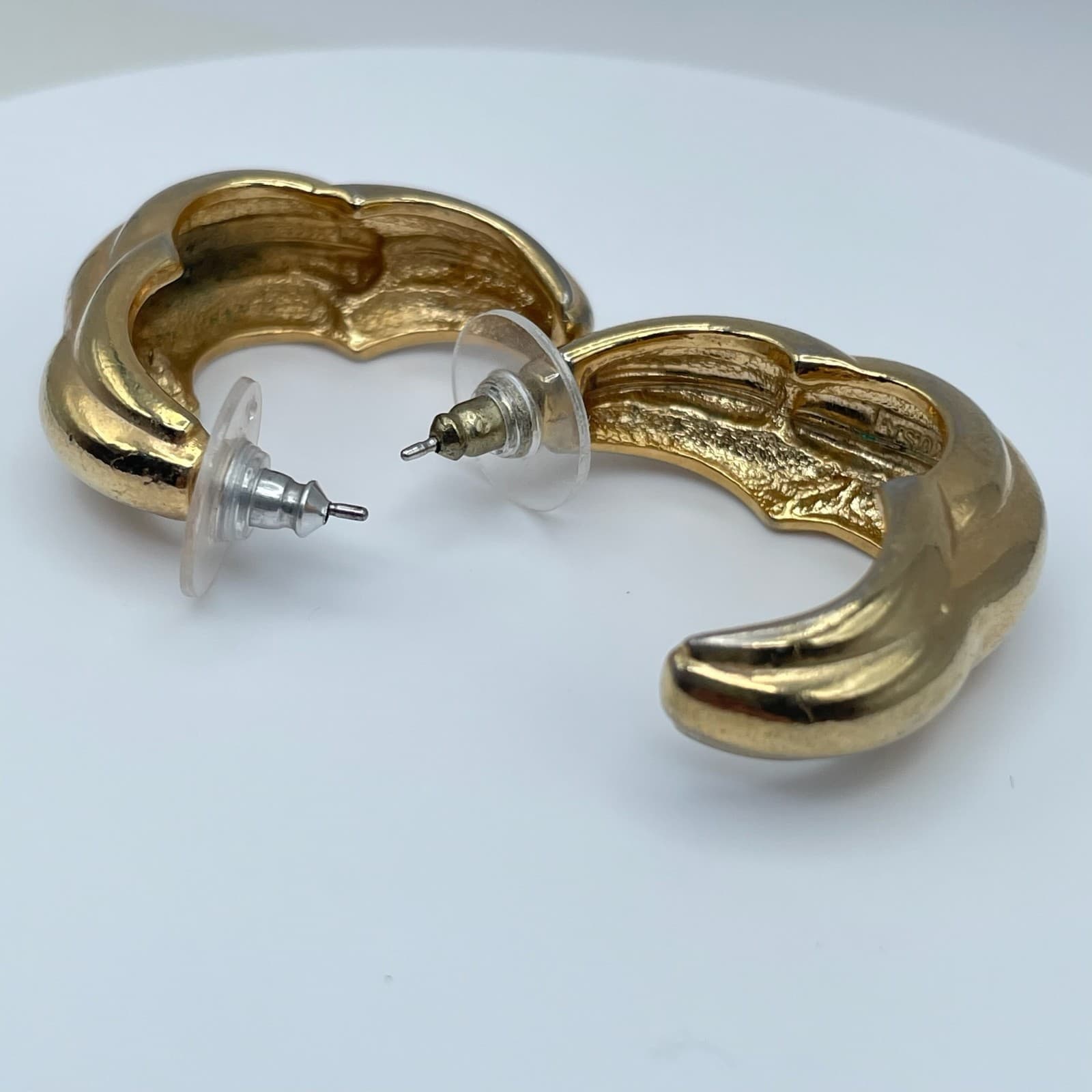 Vintage 80 Chunky Gold Puffy Sculptural Wavy Crescent Moon Hoop Earrings Jewelry - Thumbnail 5