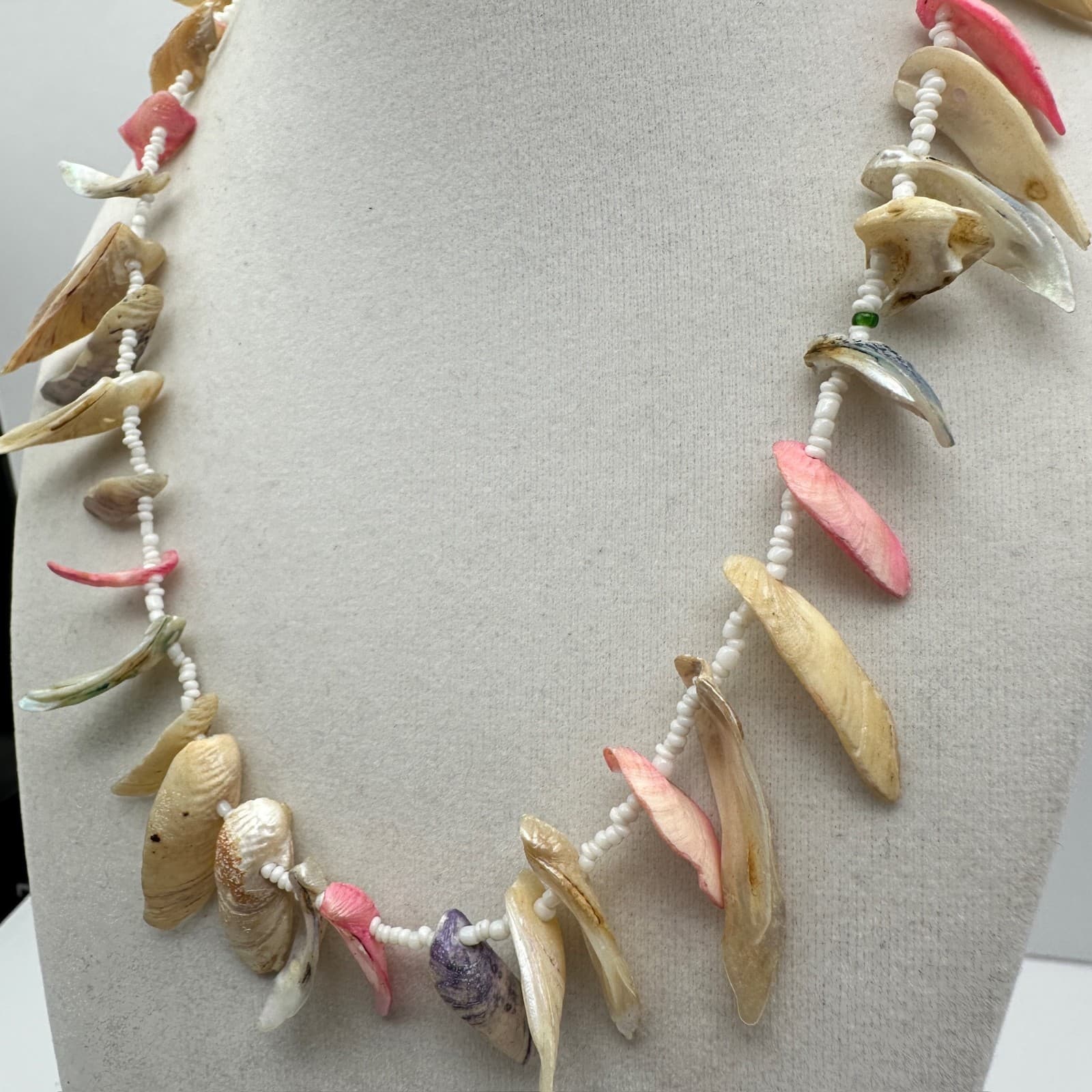 Vintage 90s Dyed Shell Glass Bead Necklace Pink Neutral Boho Beach Jewelry - Thumbnail 3