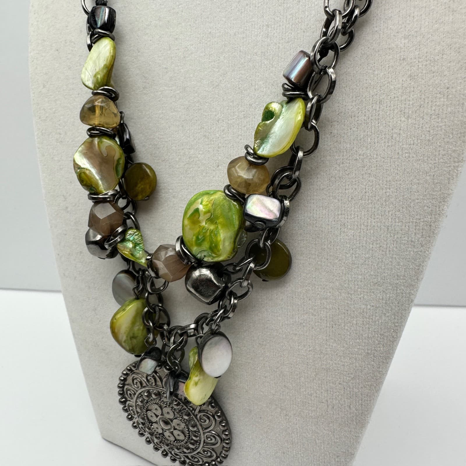 Vintage 90s Boho Statement Necklace Shell Abalone Large Medallion Womens jewelry - Thumbnail 3