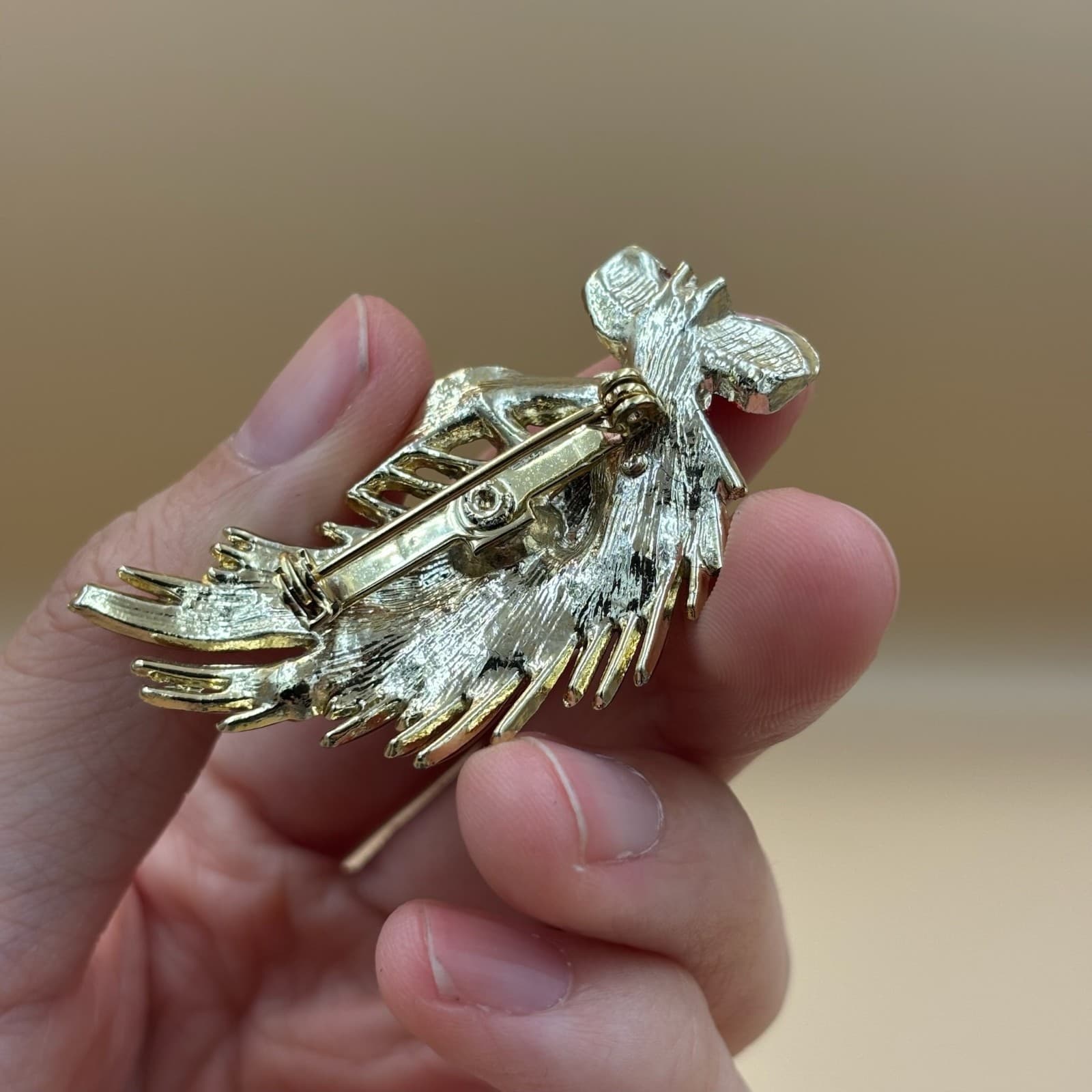 Vintage Rhinestone Gold-Tone Holiday Christmas Ribbon Pine Bough Brooch Pin - Thumbnail 3