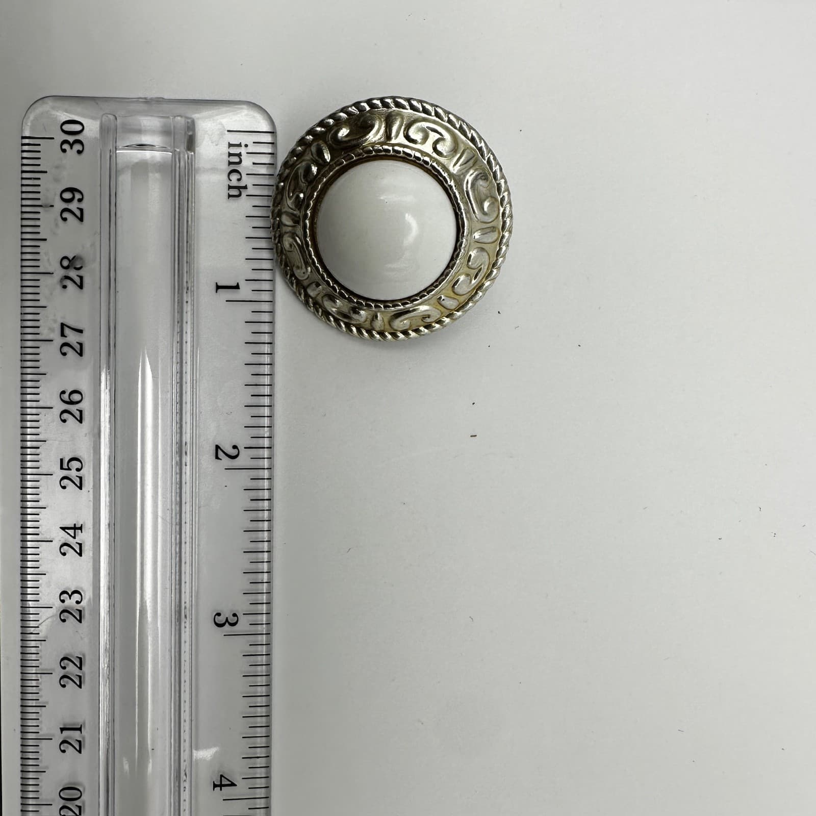 Vintage 90s White Enamel Cabochon Gold-Tone Round Ornate Clip On Earring Jewelry - Thumbnail 8