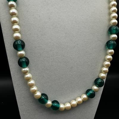 Vintage Green Glass & White Pearl Beaded Necklace Statement Classic Jewelry 90s - Thumbnail 2