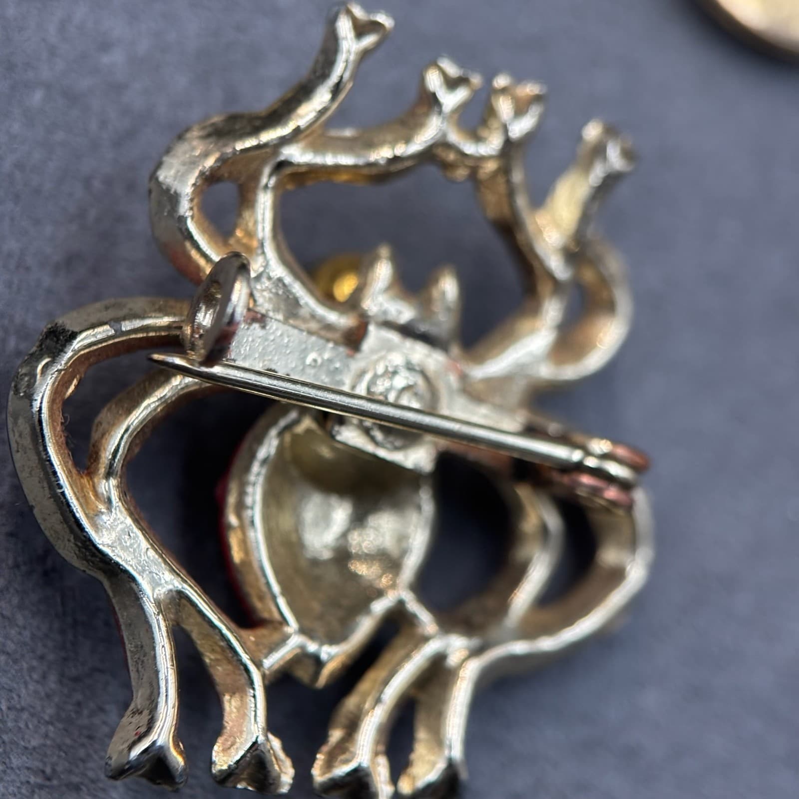 Vintage VTG Gold Tone Spooky Spider Red Enamel Brooch Set with Clip Doorknocker - Thumbnail 10