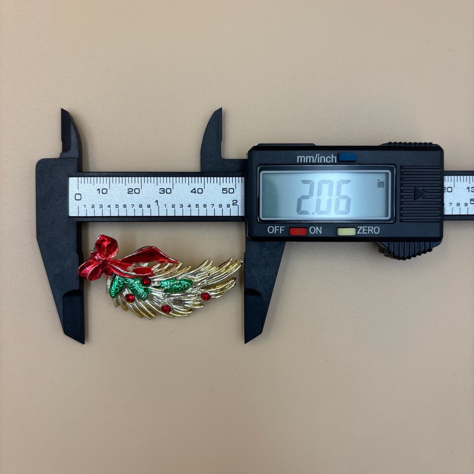 Vintage Rhinestone Gold-Tone Holiday Christmas Ribbon Pine Bough Brooch Pin - Thumbnail 6