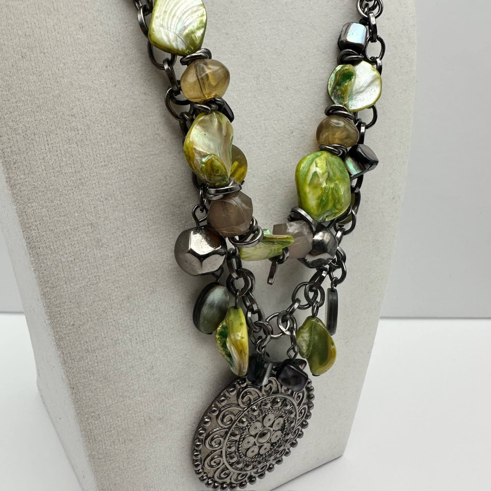 Vintage 90s Boho Statement Necklace Shell Abalone Large Medallion Womens jewelry - Thumbnail 2