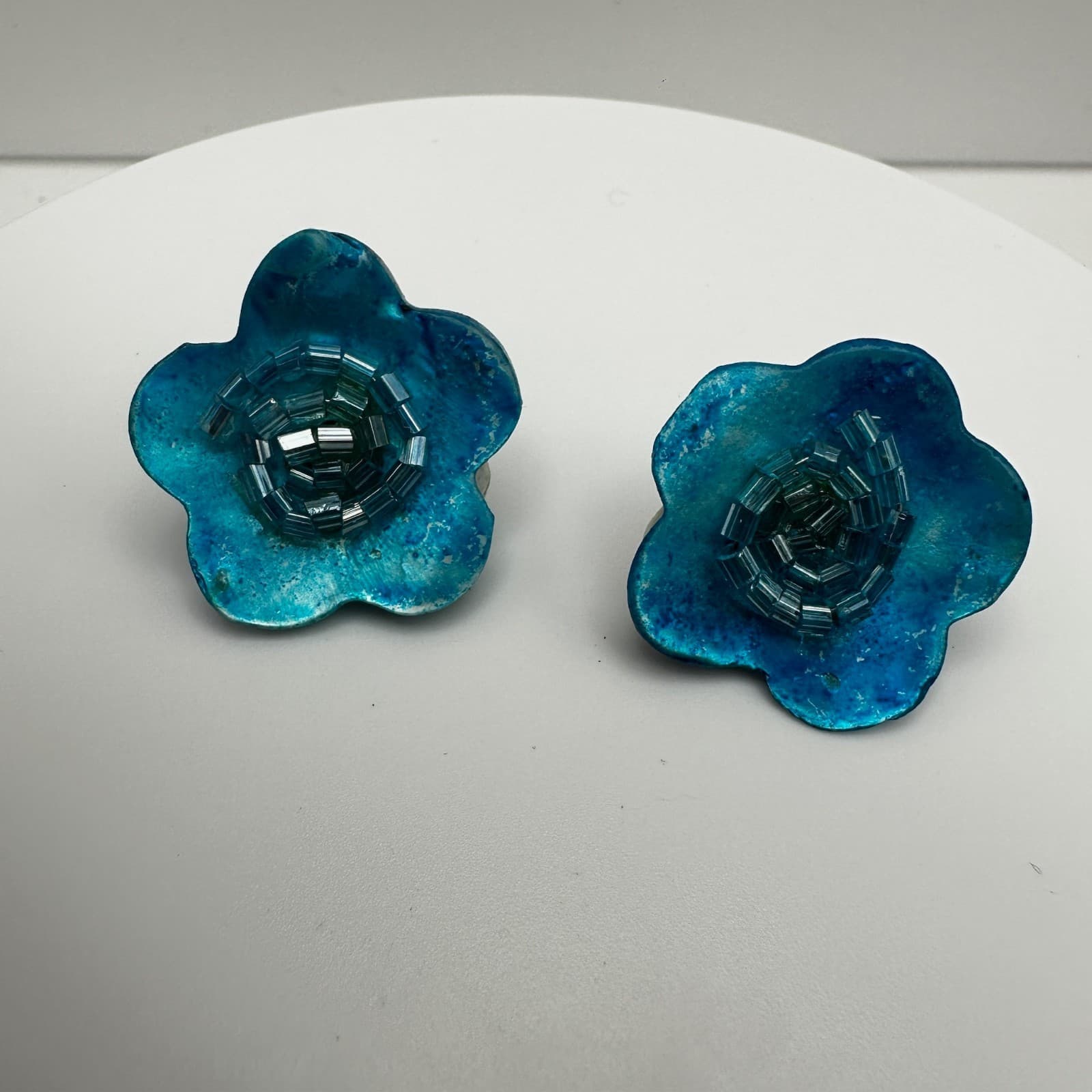 Vintage 90s iridescent blue floral earrings clear seed bead spiral Jewelry - Image 1
