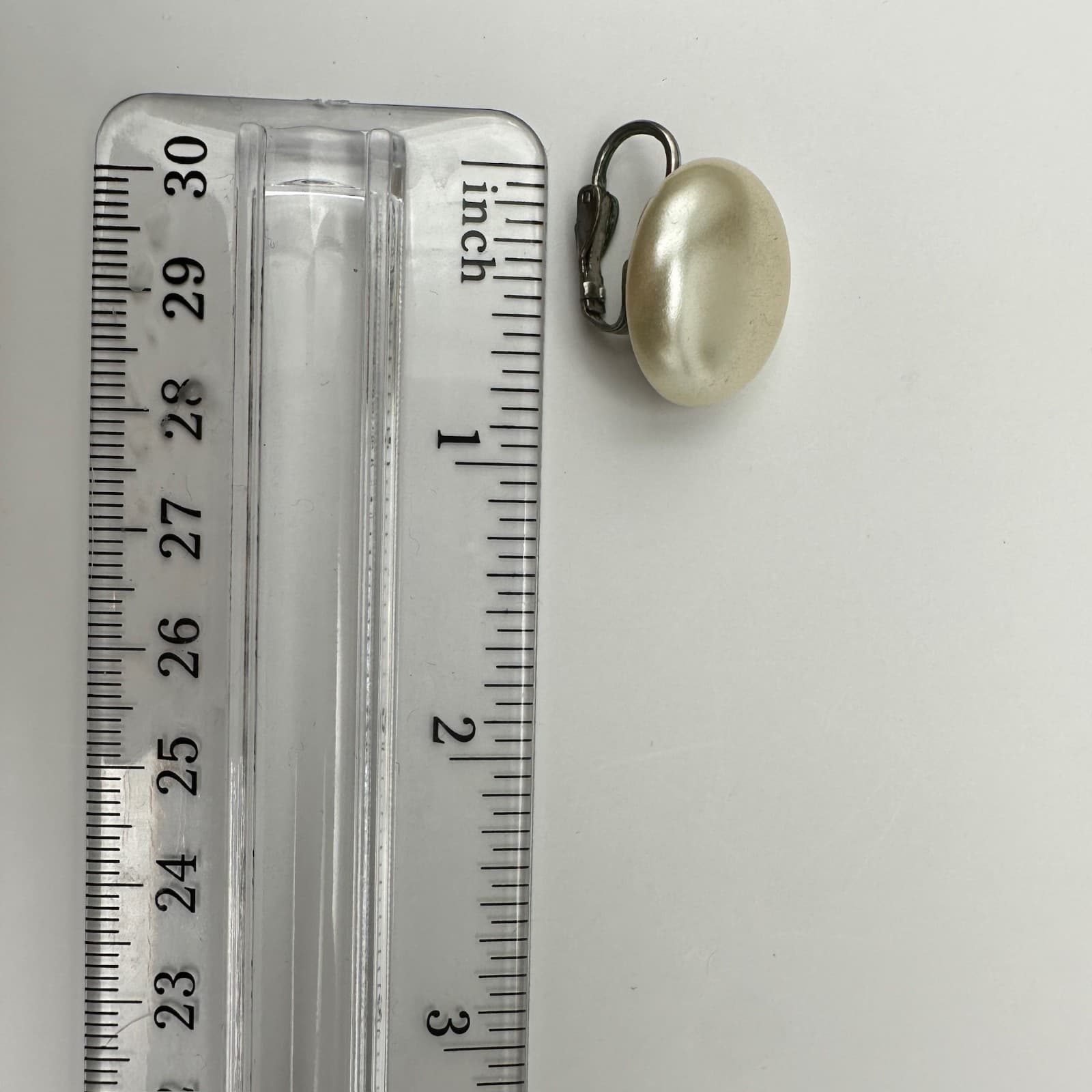 Vintage 80s Round Pearl Tone Clip On Earrings Silver Tone Dome Button Jewelry - Thumbnail 7