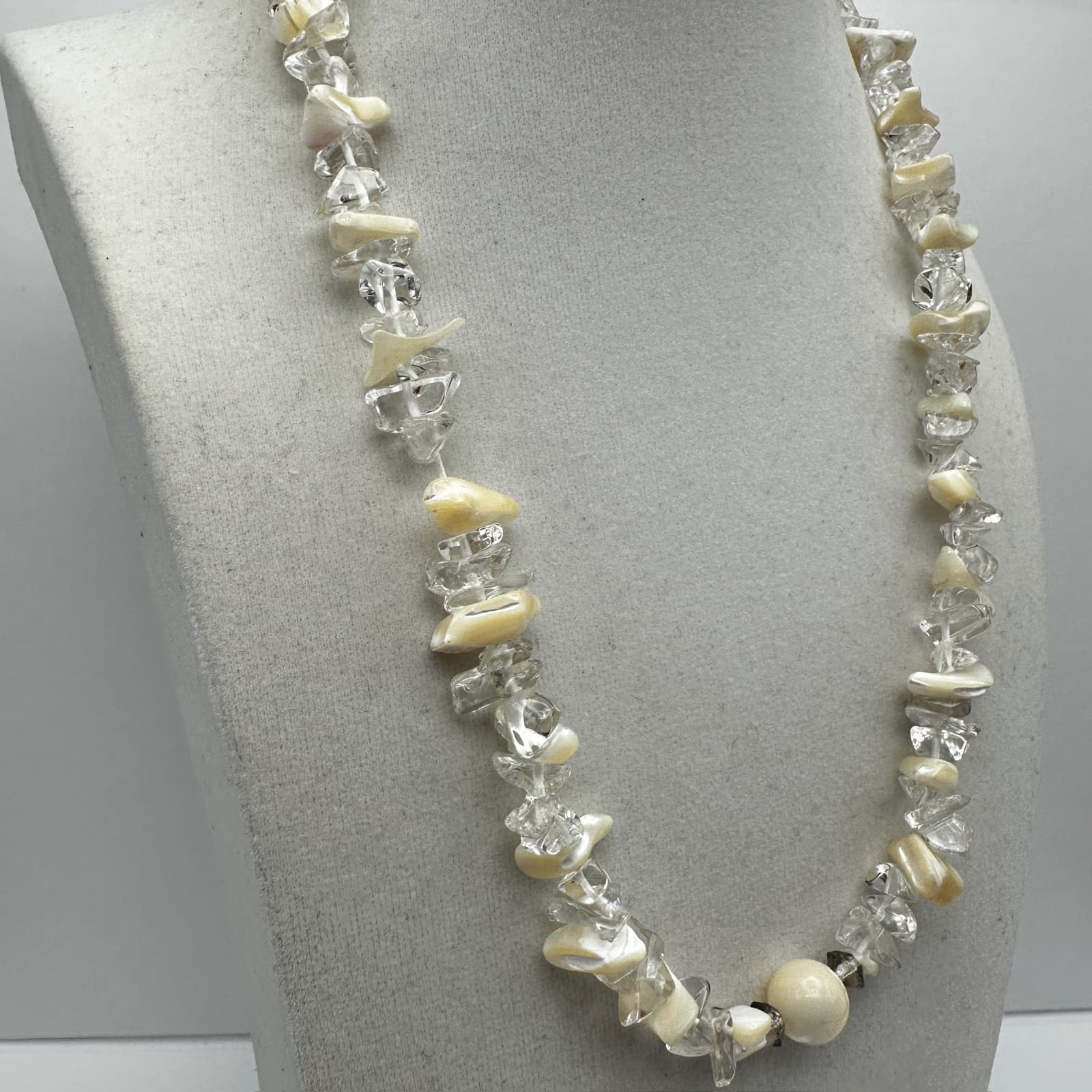 Vintage Y2K Mother of Pearl & Clear Glass Chip Necklace Choker Statement Jewelry - Thumbnail 3