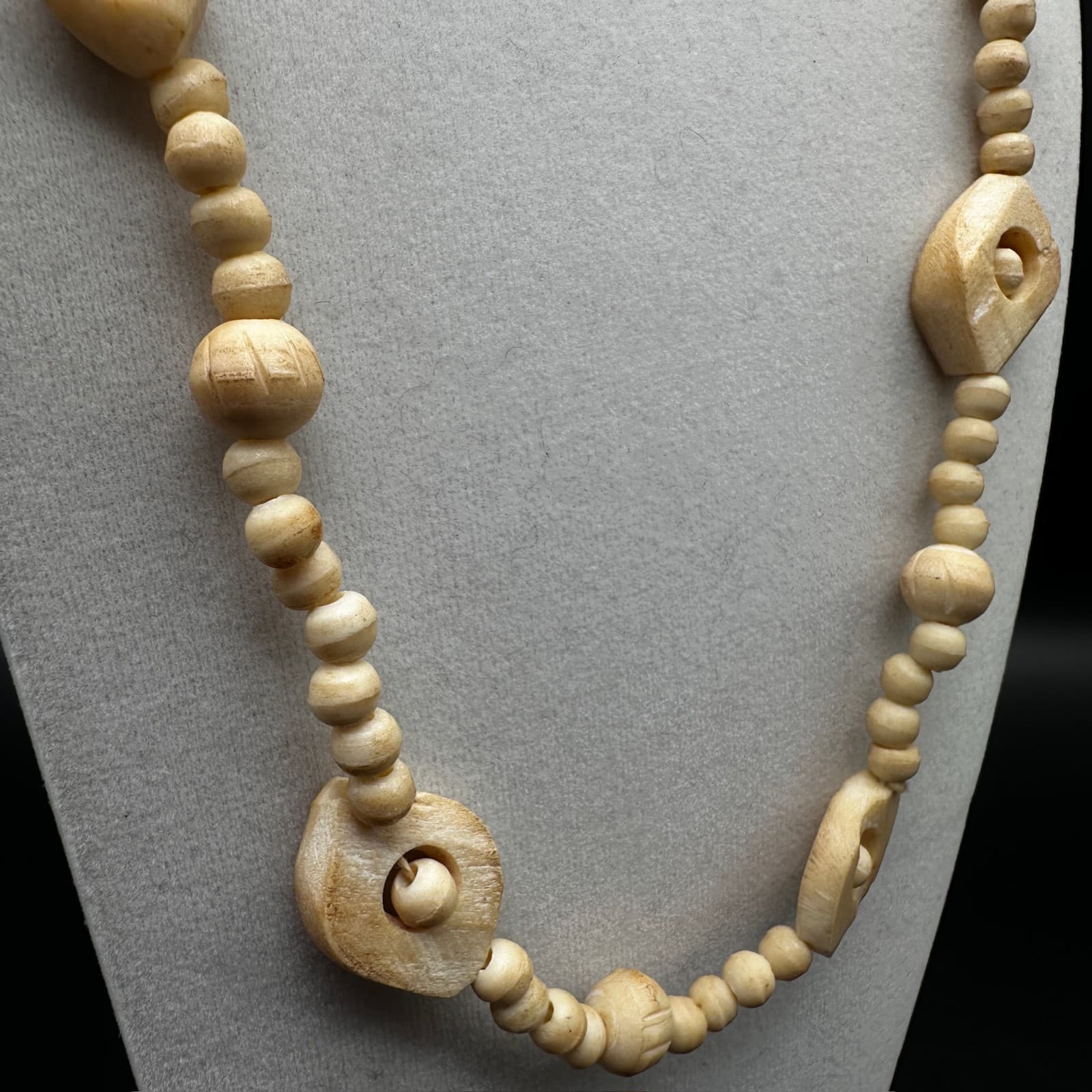 Vintage Boohoo Carved Bead Necklace | Tribal Hippie Style 80s 90s Jewelry - Thumbnail 3