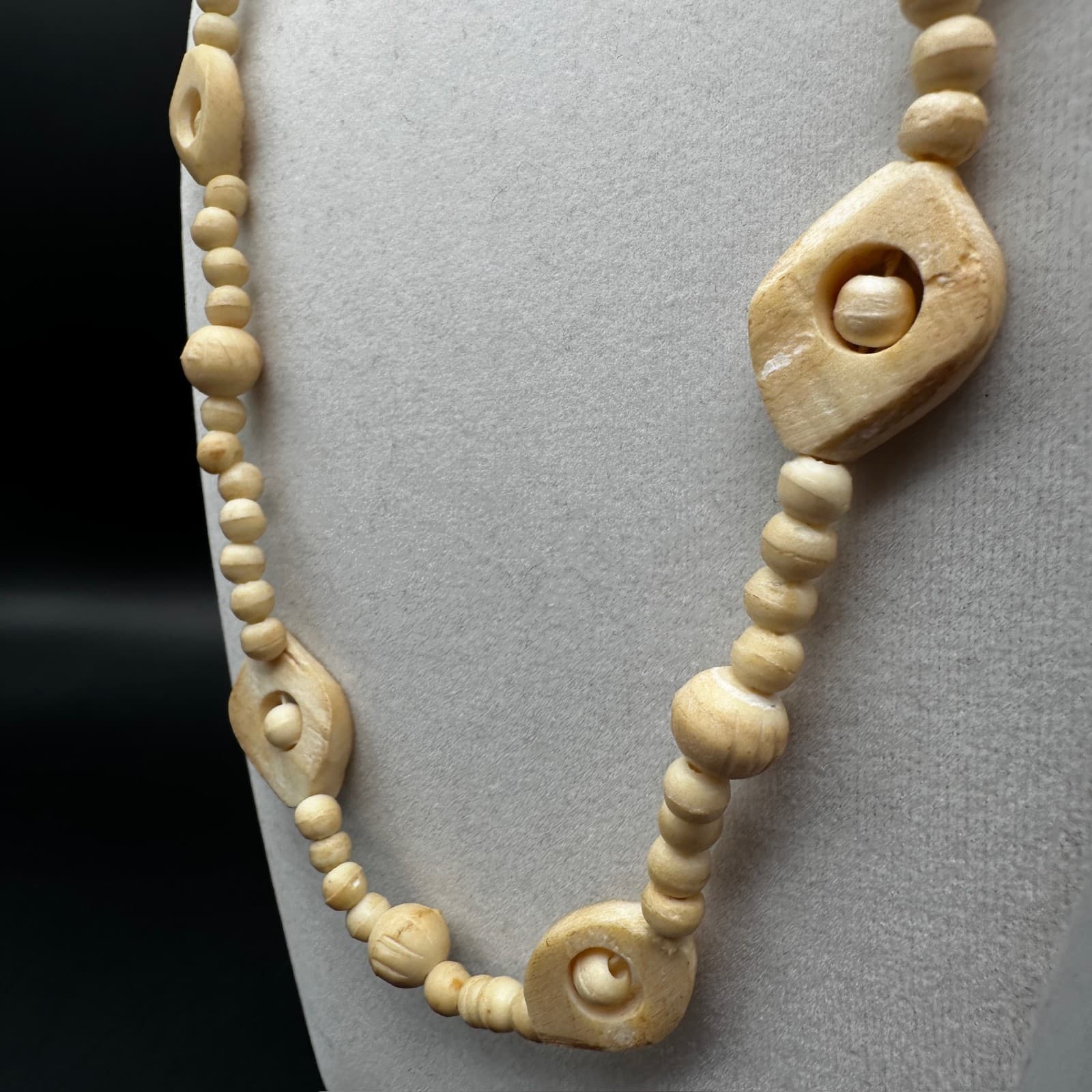 Vintage Boohoo Carved Bead Necklace | Tribal Hippie Style 80s 90s Jewelry - Thumbnail 4