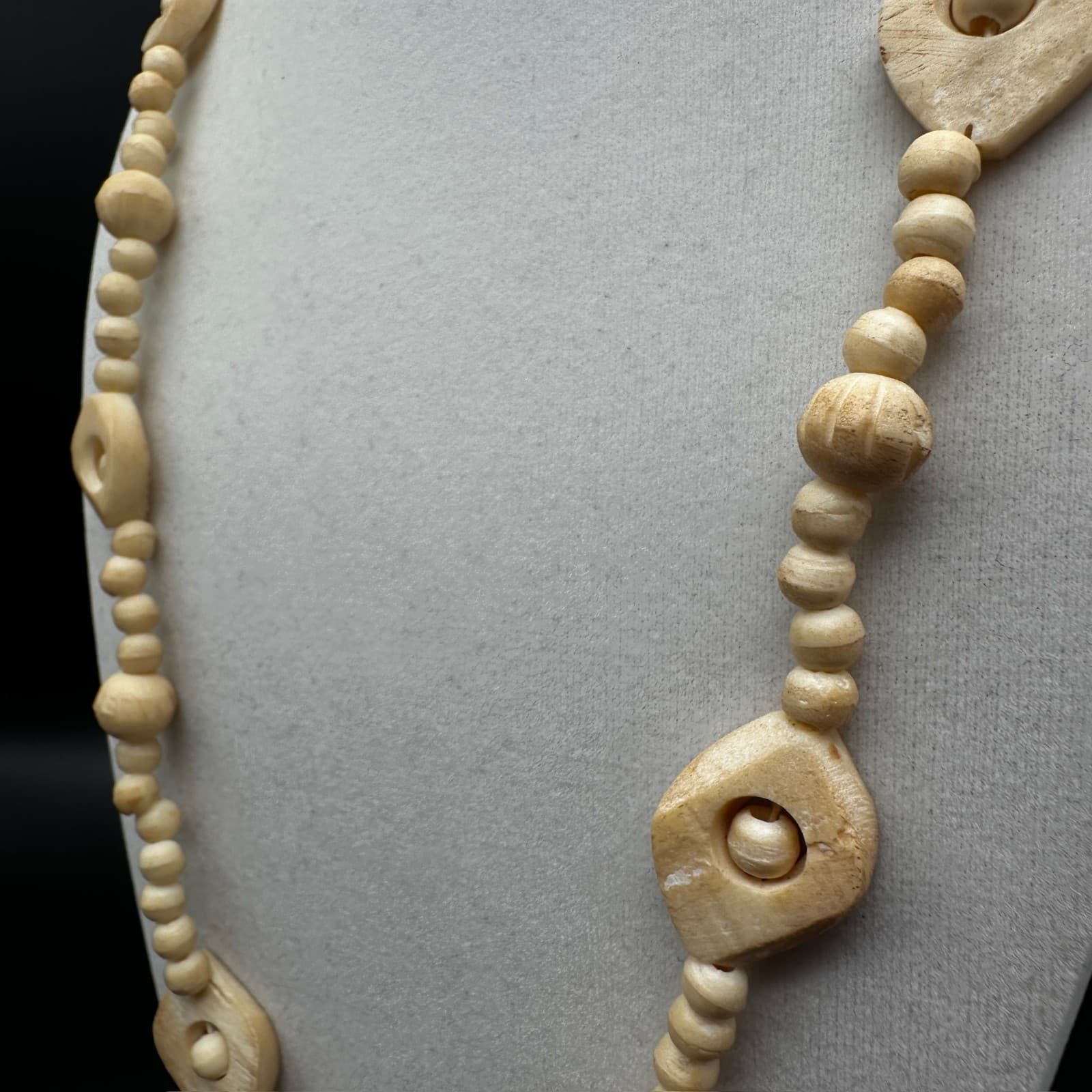 Vintage Boohoo Carved Bead Necklace | Tribal Hippie Style 80s 90s Jewelry - Thumbnail 5