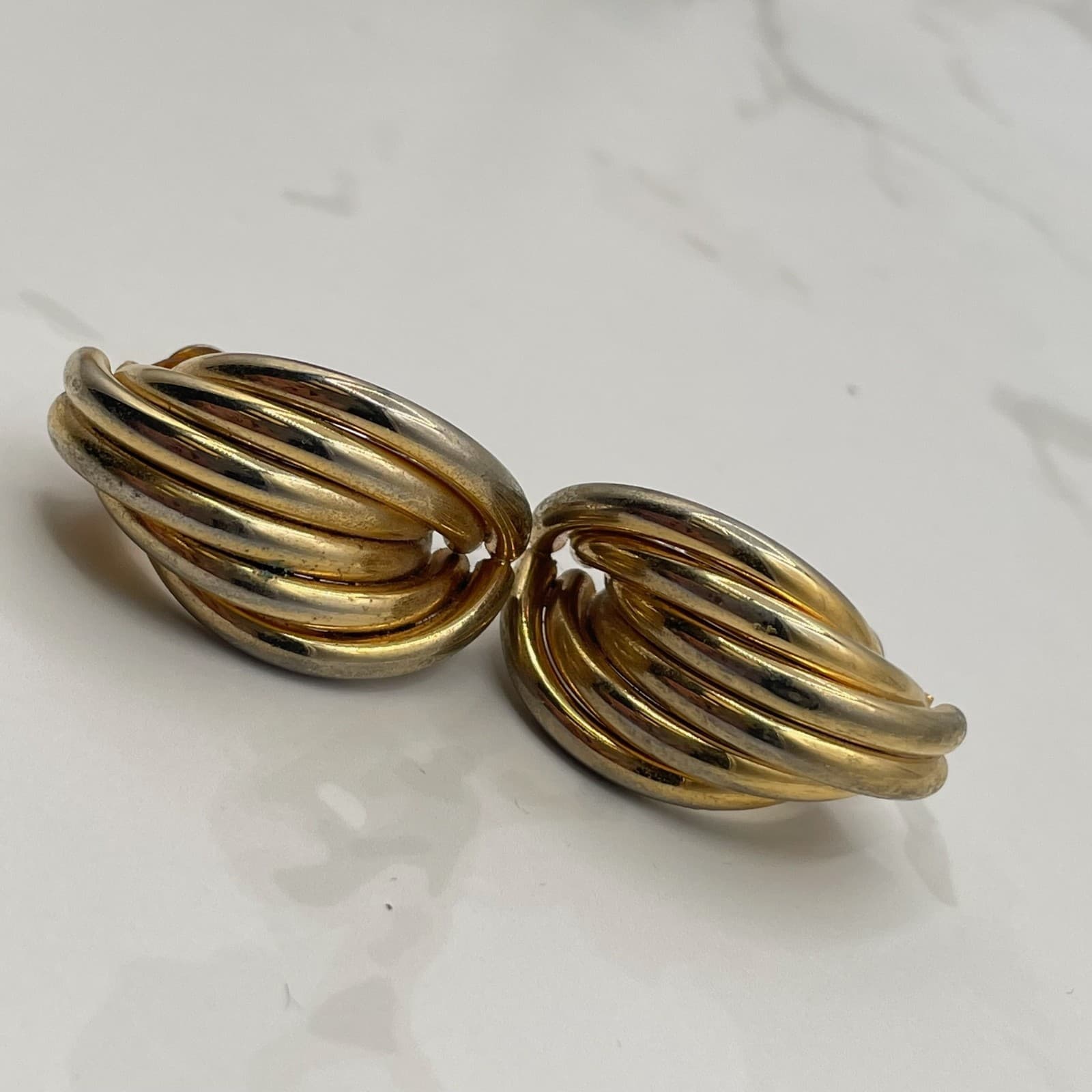 Vintage Gold-Tone Ribbed Clip On Earrings Dramatic Intertwined Design For Womens - Thumbnail 4