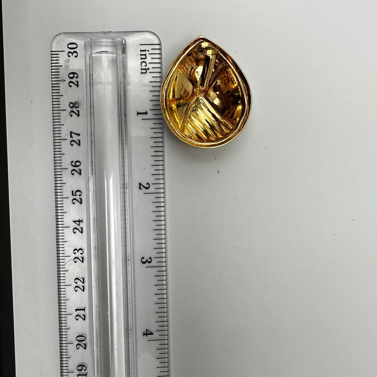 Vintage 90s gold-tone black & white enamel teardrop clip-on earrings Jewelry - Thumbnail 5