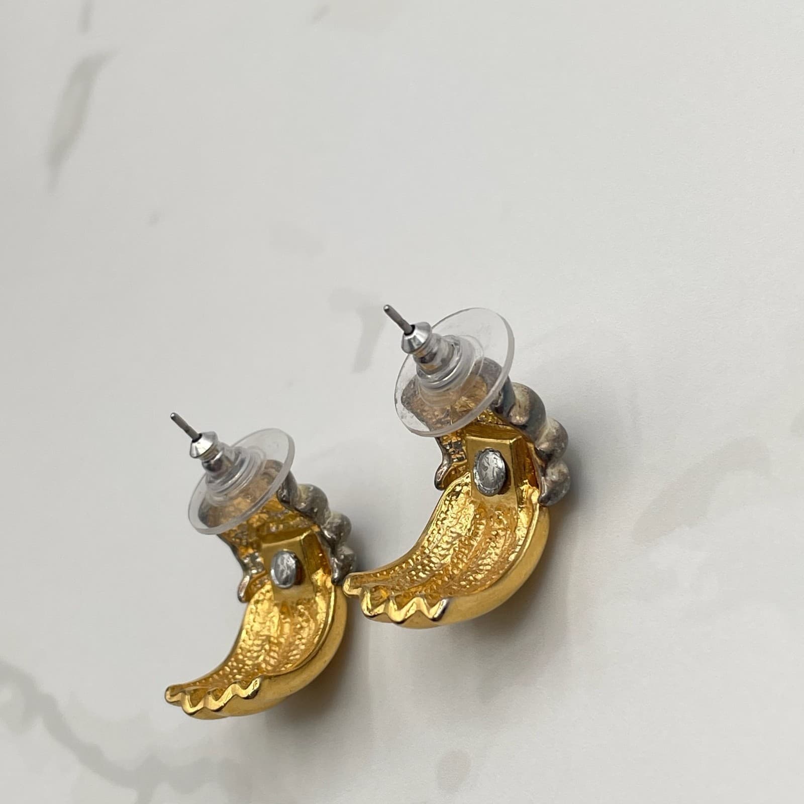 Vintage Two-Tone Ribbed Clip-On Earrings Gold & Silver Tone Chunky Hoop Style - Thumbnail 16