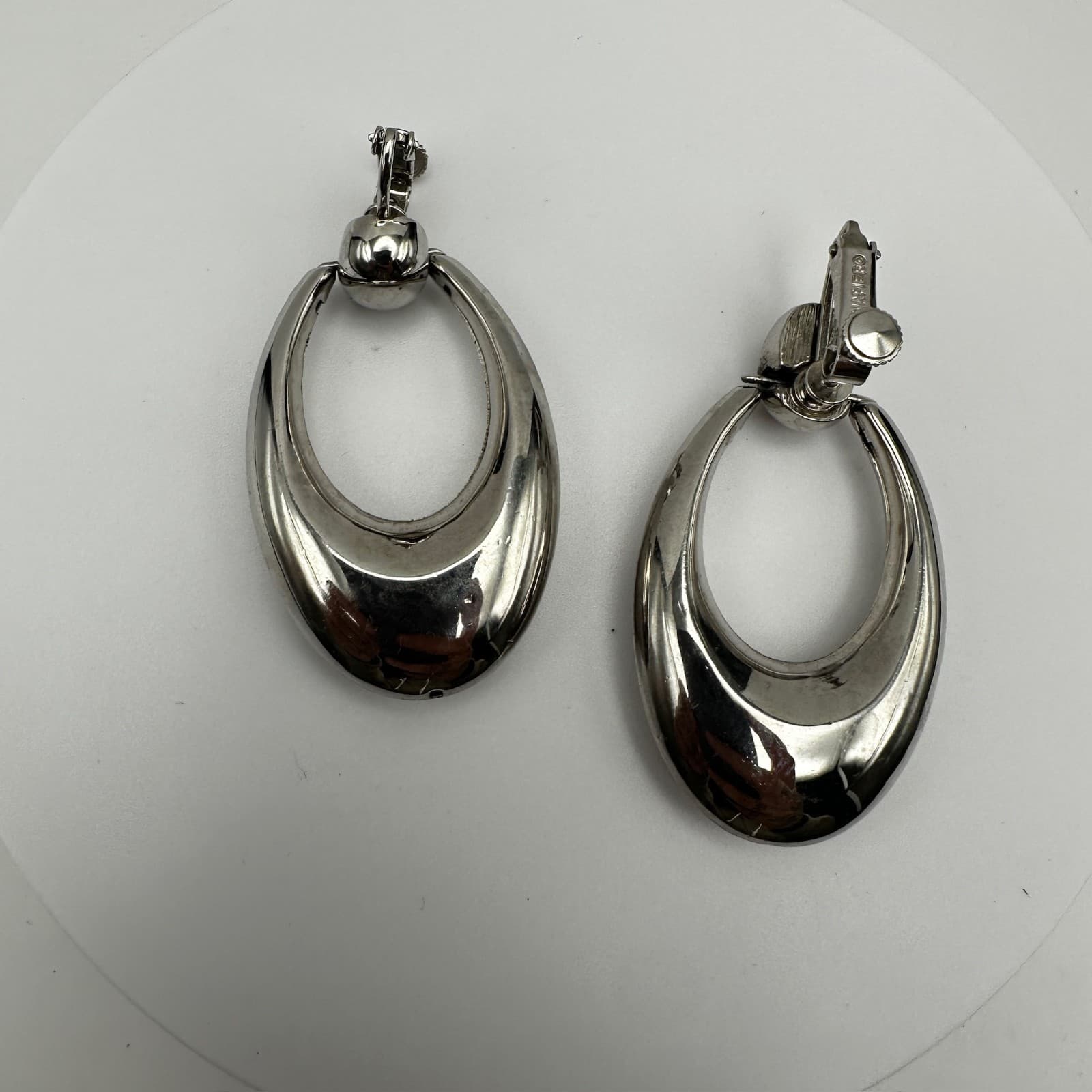 Vintage 90s Silver Tone Polished Oval Dangle Clip-On Earrings Statement Jewelry - Thumbnail 2