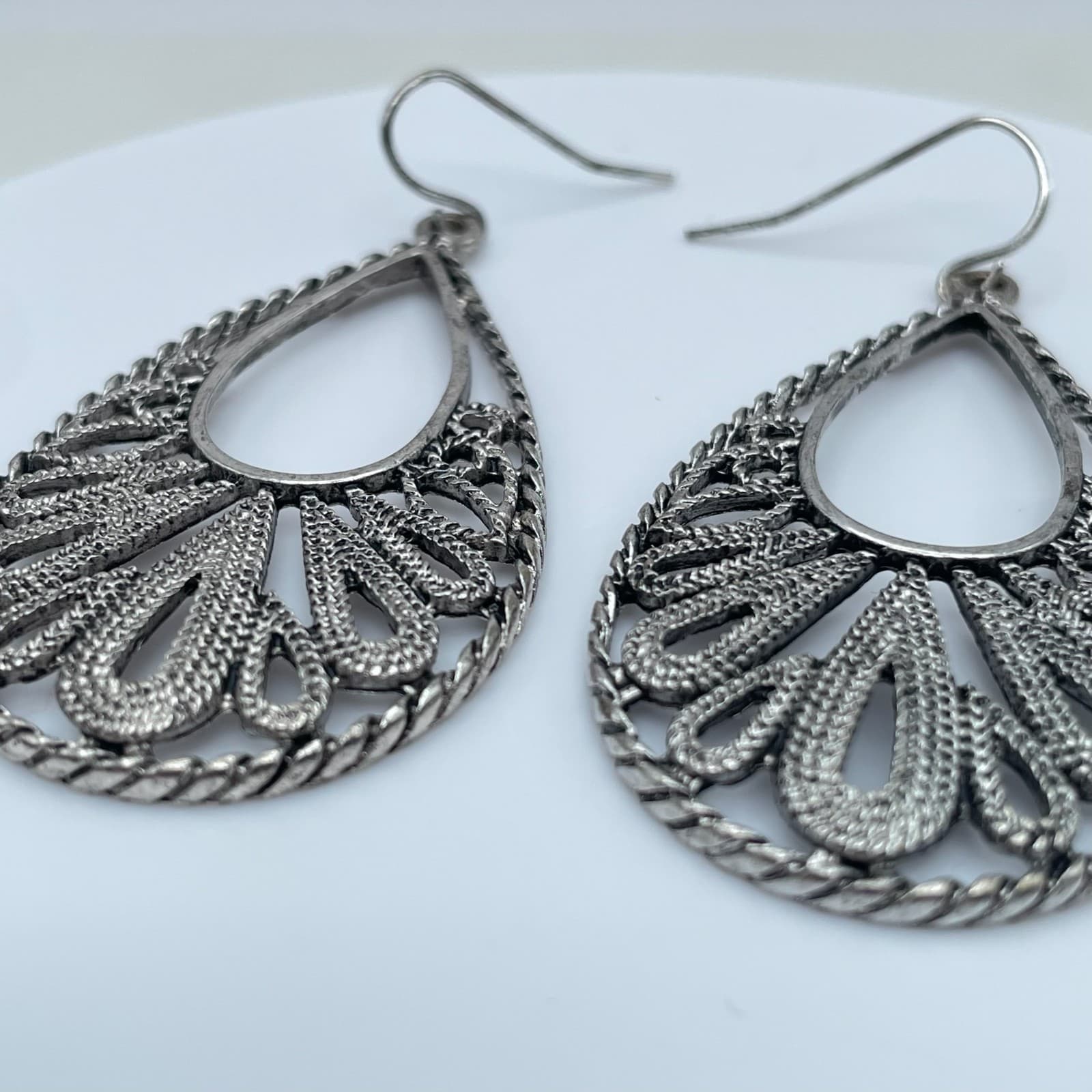 Vintage 90s Silver Tone Filigree Teardrop Dangle Earrings Boho Fashion Jewelry - Thumbnail 5