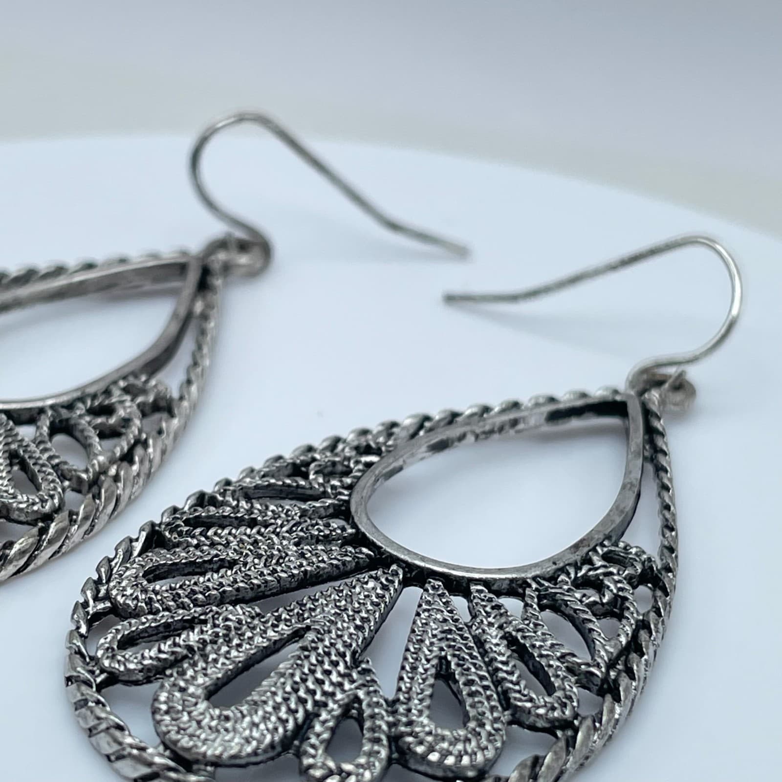 Vintage 90s Silver Tone Filigree Teardrop Dangle Earrings Boho Fashion Jewelry - Thumbnail 7