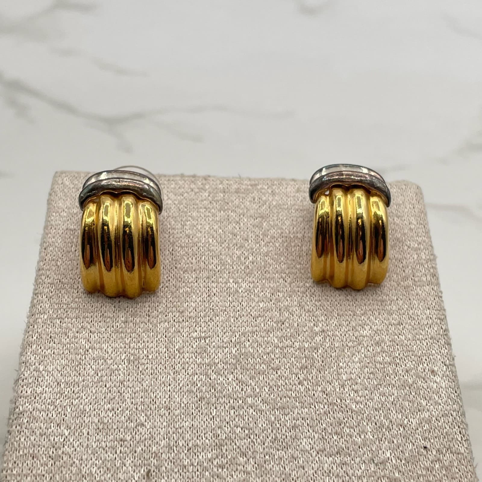 Vintage Two-Tone Ribbed Clip-On Earrings Gold & Silver Tone Chunky Hoop Style - Thumbnail 5