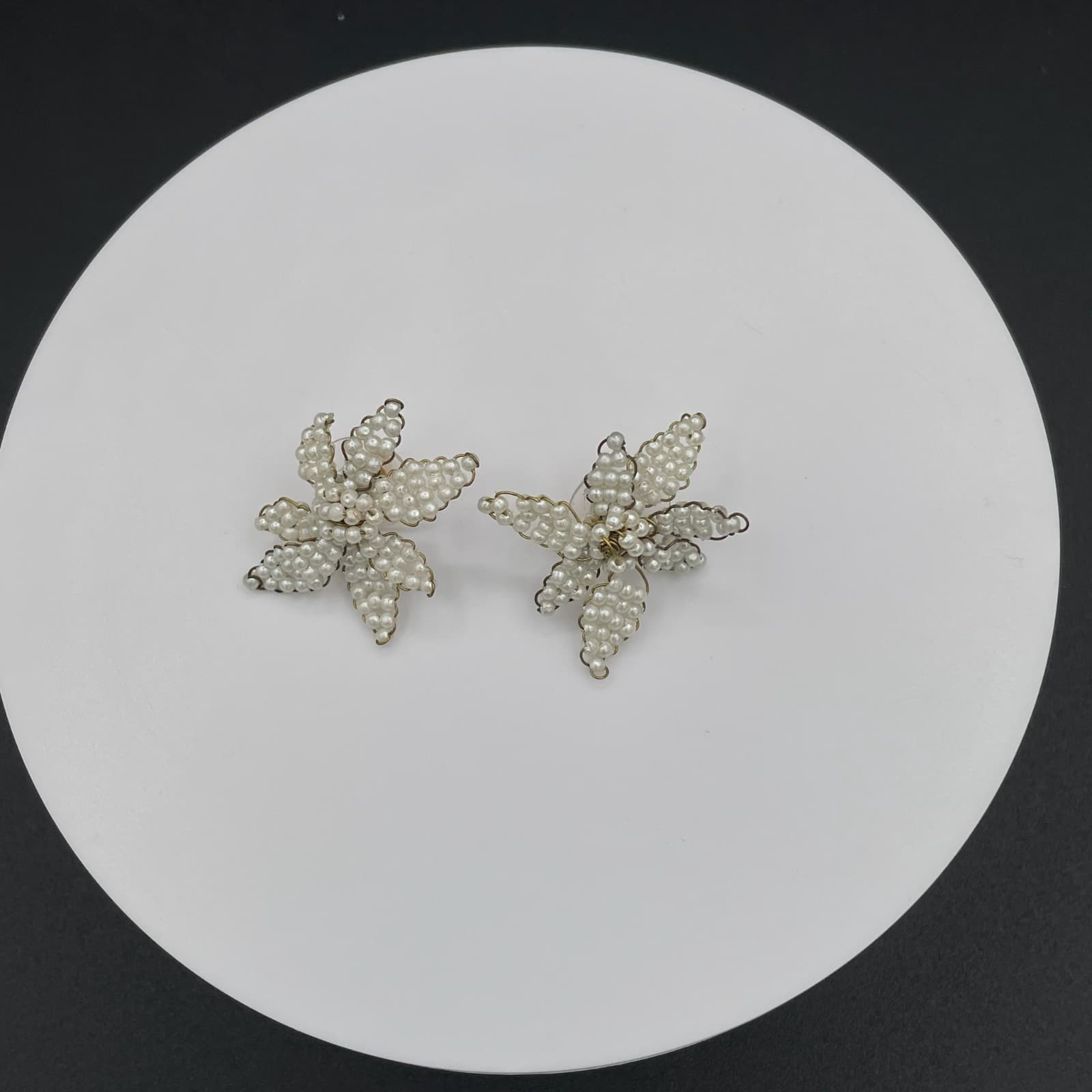 Vintage Seed Bead Flower White Pearlized Gold Tone Post Stud Floral Earrings - Thumbnail 3