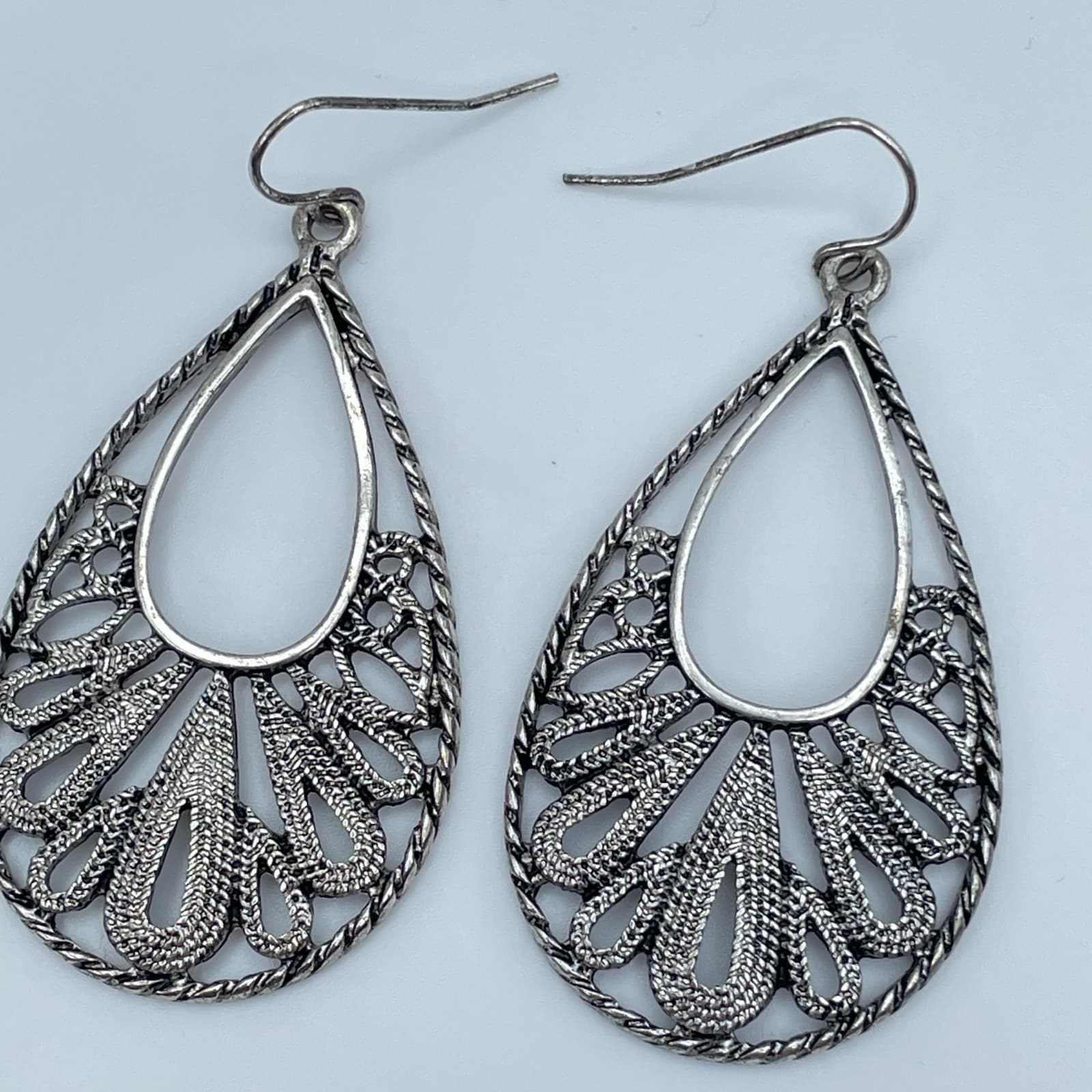 Vintage 90s Silver Tone Filigree Teardrop Dangle Earrings Boho Fashion Jewelry - Thumbnail 9