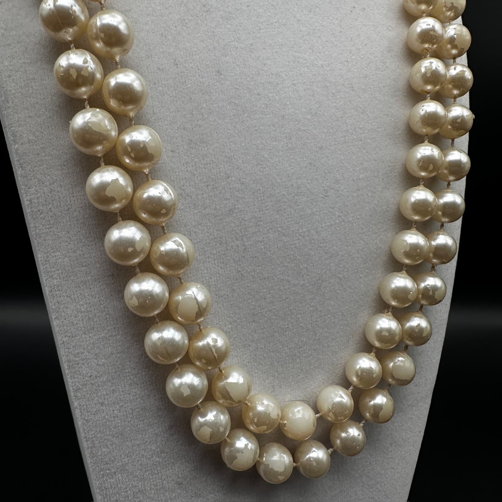 Vintage 90s Faux Ivory Cream Graduated Lucite Plastic Strand Necklace Jewelry - Thumbnail 2