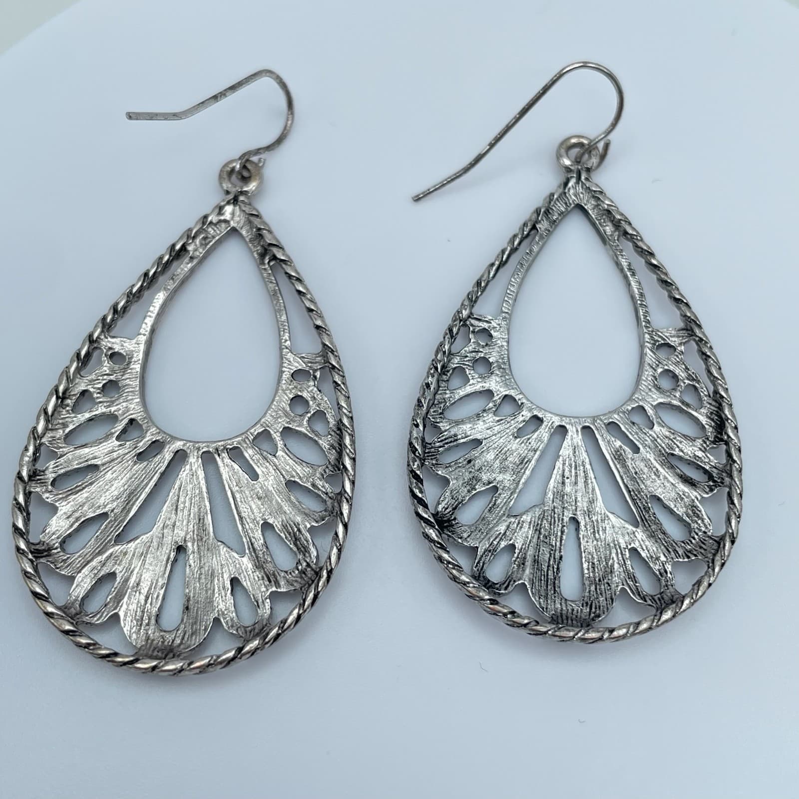 Vintage 90s Silver Tone Filigree Teardrop Dangle Earrings Boho Fashion Jewelry - Thumbnail 4