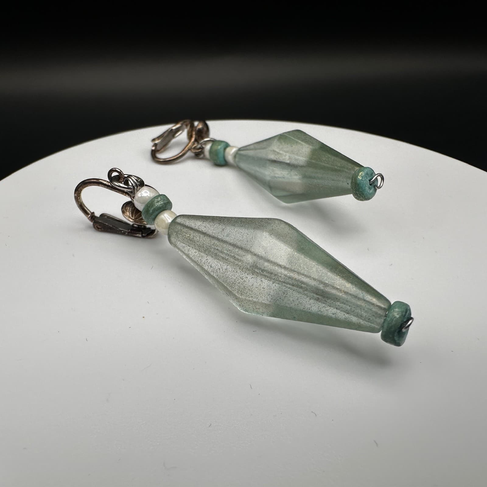 Vintage 90s Faceted Green Glass Diamond Shaped Drop Earrings Women's Jewelry - Thumbnail 8