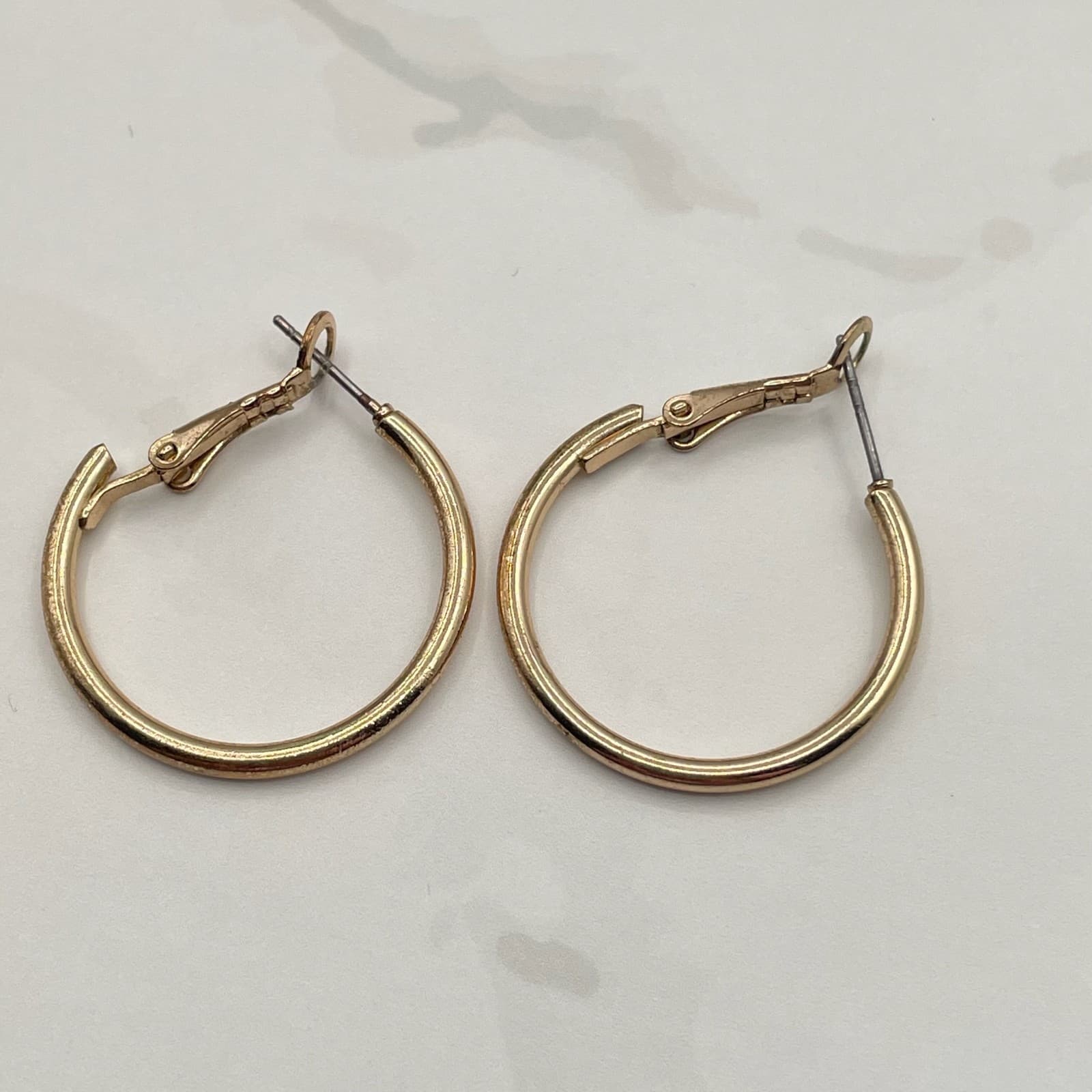 Vintage Gold Tone Leaver Back Hoop Earrings Classic Costume Jewelry Womens - Thumbnail 2