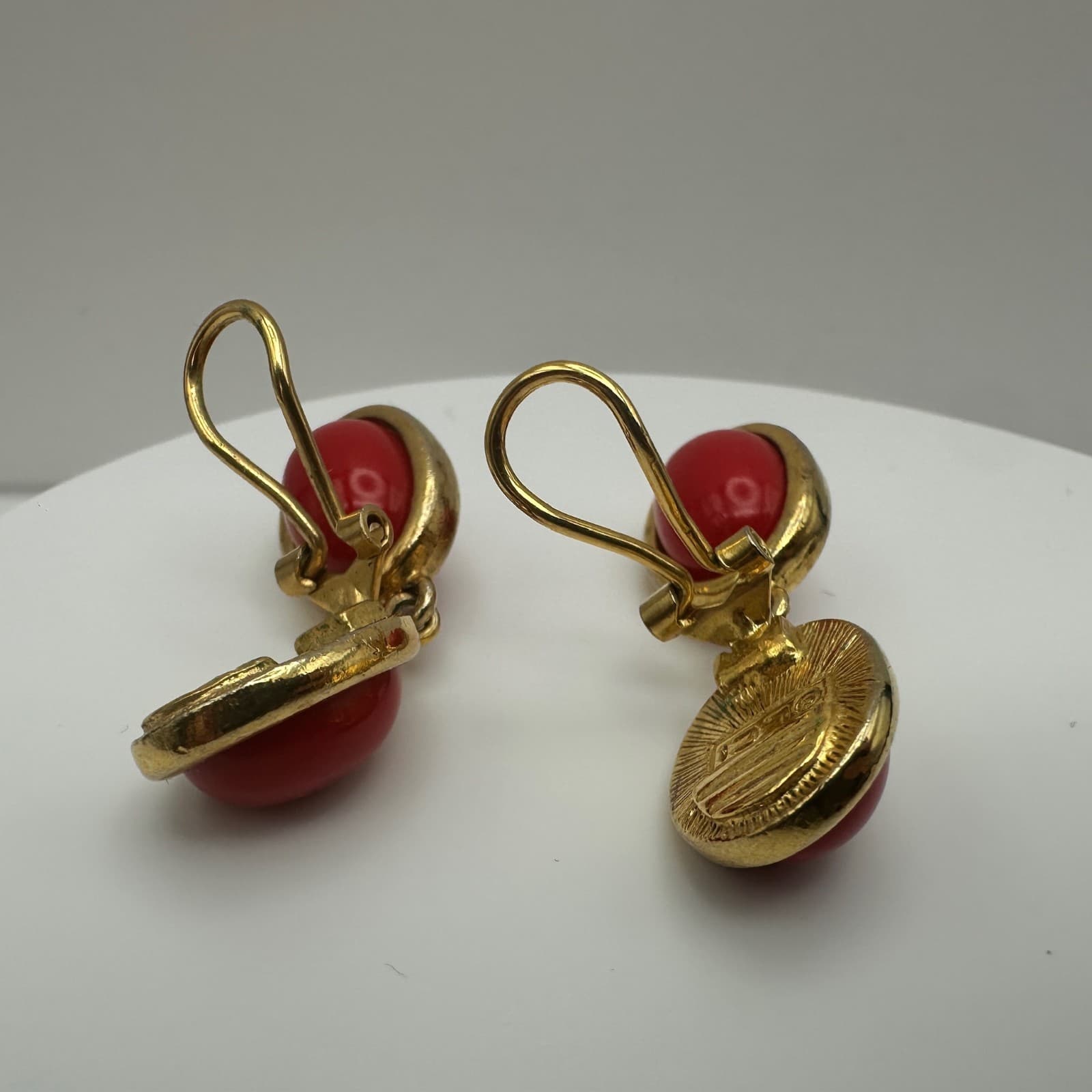 VTG Liz Clairborne 90s Red Dangle Clip On Earrings Cabochon Oval Stone Gold Tone - Thumbnail 9