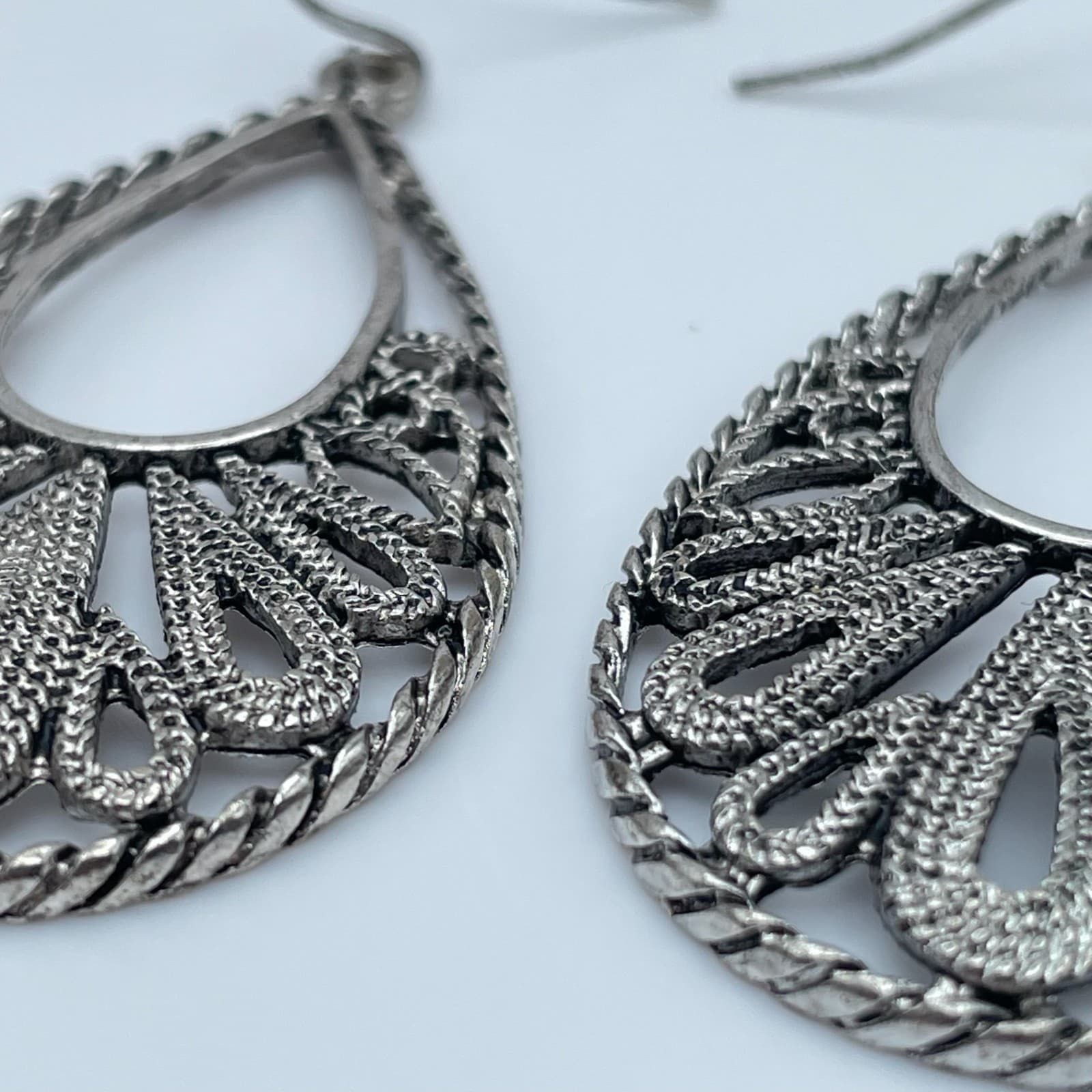 Vintage 90s Silver Tone Filigree Teardrop Dangle Earrings Boho Fashion Jewelry - Thumbnail 6