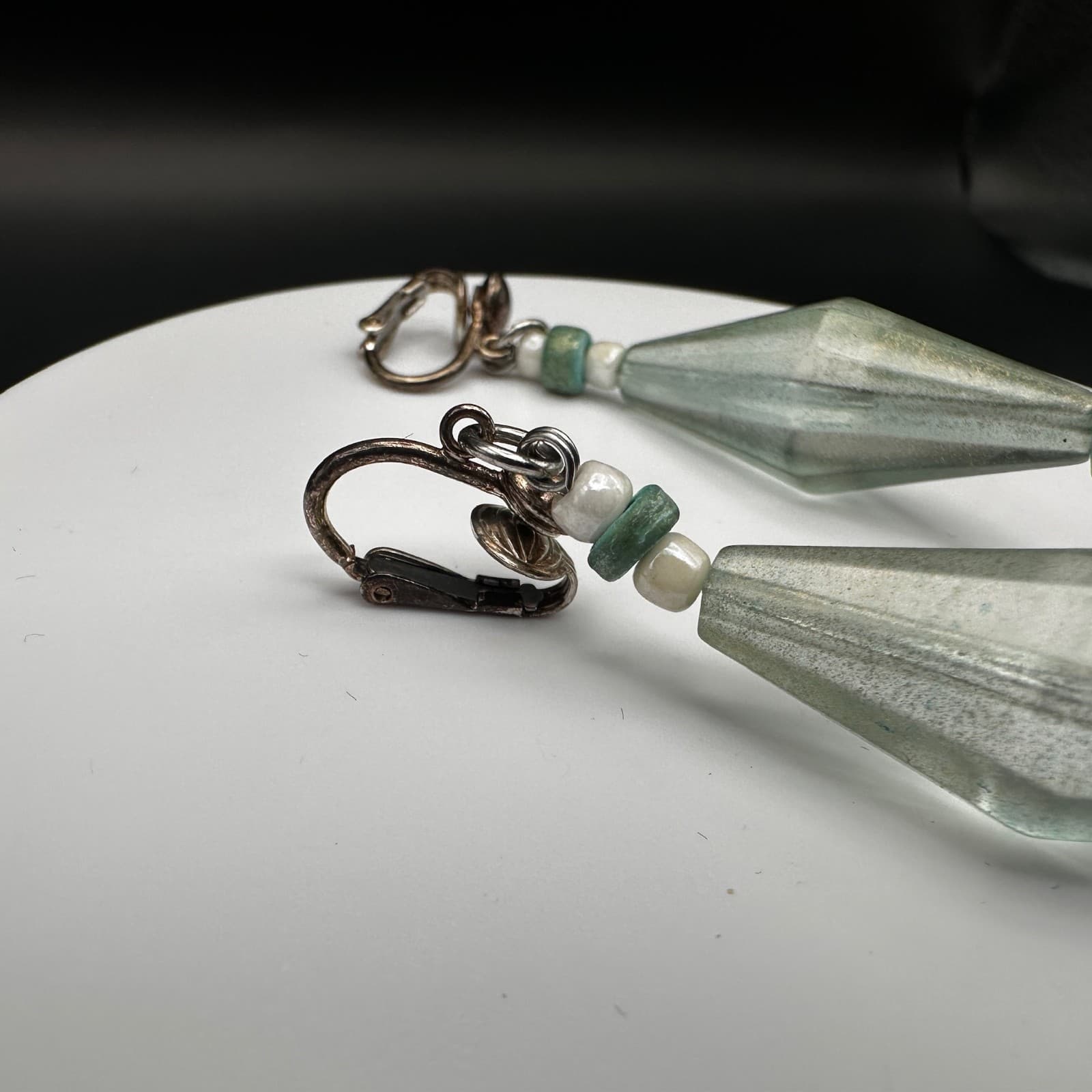 Vintage 90s Faceted Green Glass Diamond Shaped Drop Earrings Women's Jewelry - Thumbnail 9