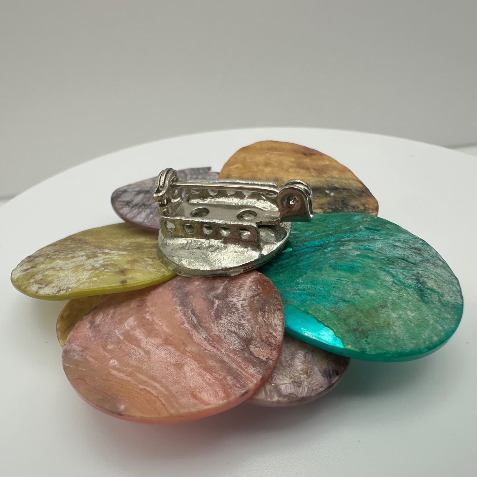 VTG Multicolor Pearl Brooch Flower Iridescent Round Discs Women's Jewellery - Thumbnail 6