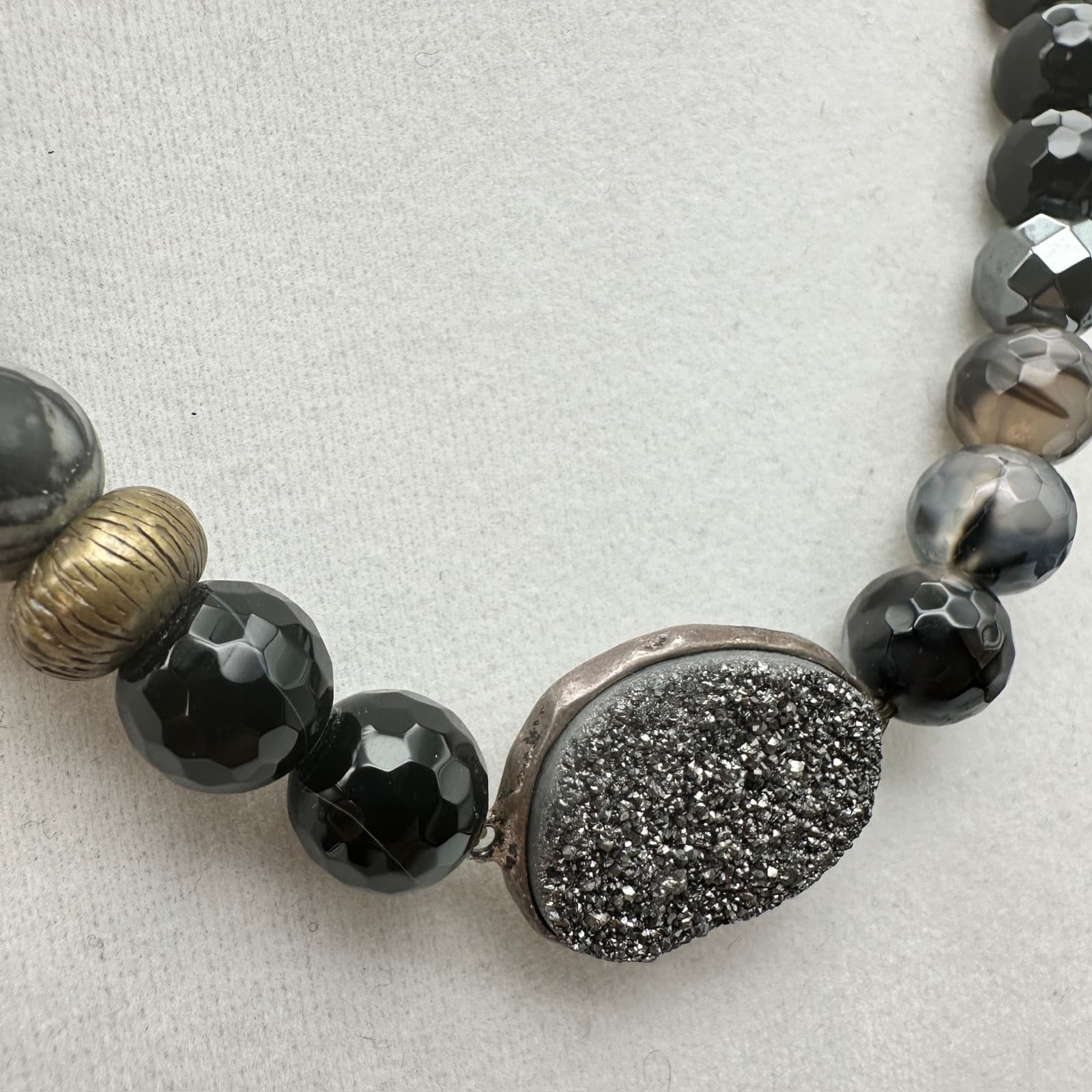 Vintage 80s Natural Stone Druzy Agate Beaded Necklace Faceted Gray Black Jewelry - Thumbnail 2