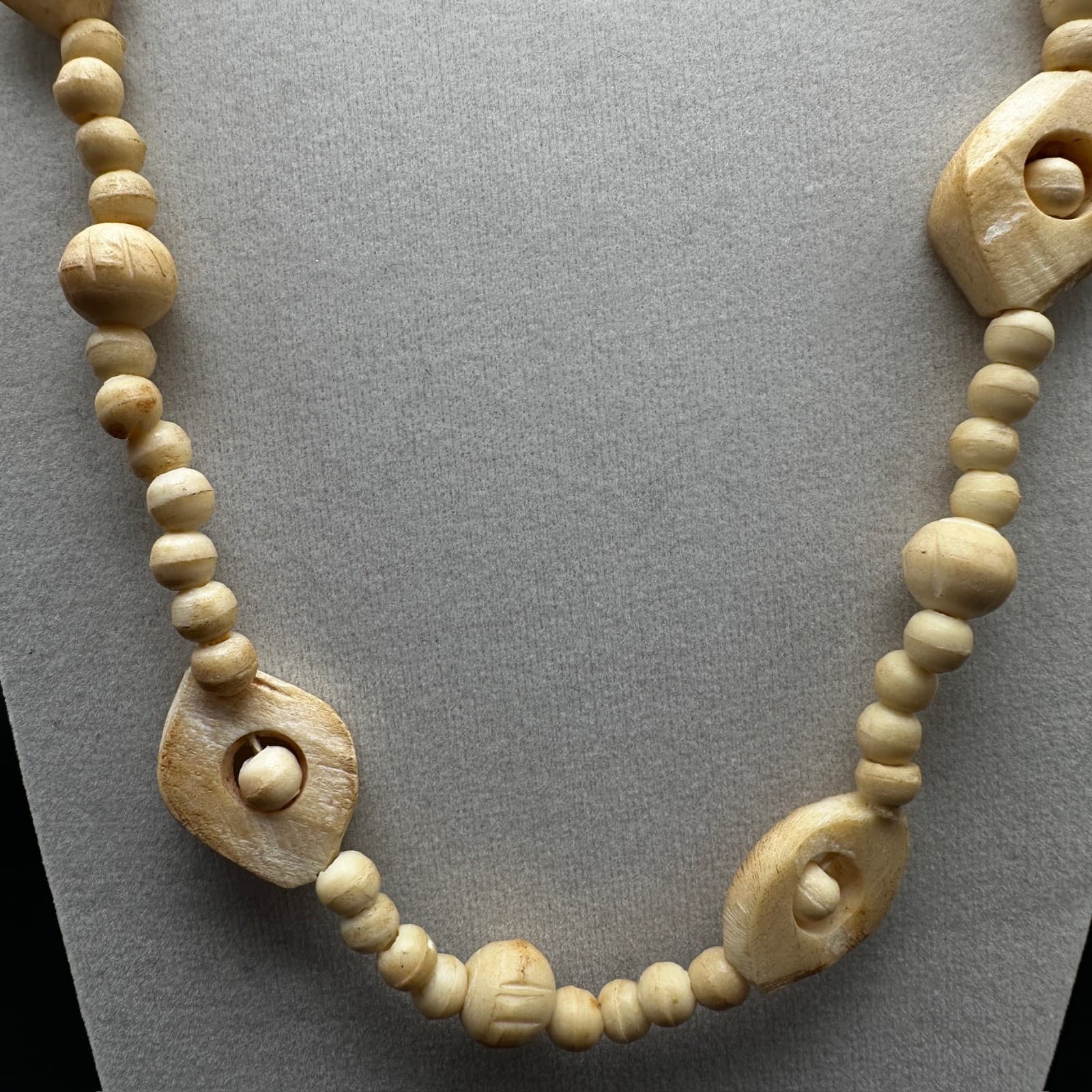 Vintage Boohoo Carved Bead Necklace | Tribal Hippie Style 80s 90s Jewelry - Thumbnail 7