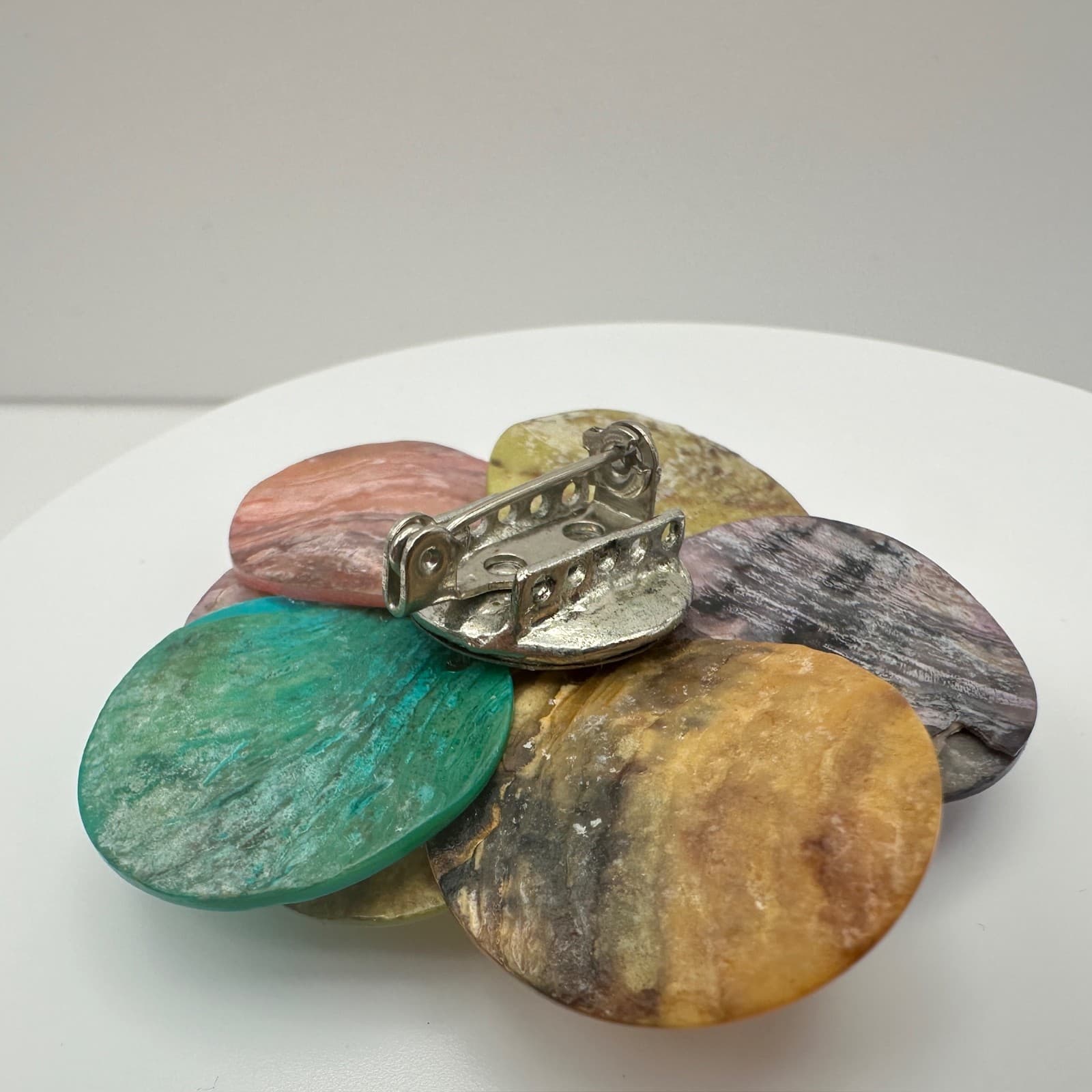 VTG Multicolor Pearl Brooch Flower Iridescent Round Discs Women's Jewellery - Thumbnail 5