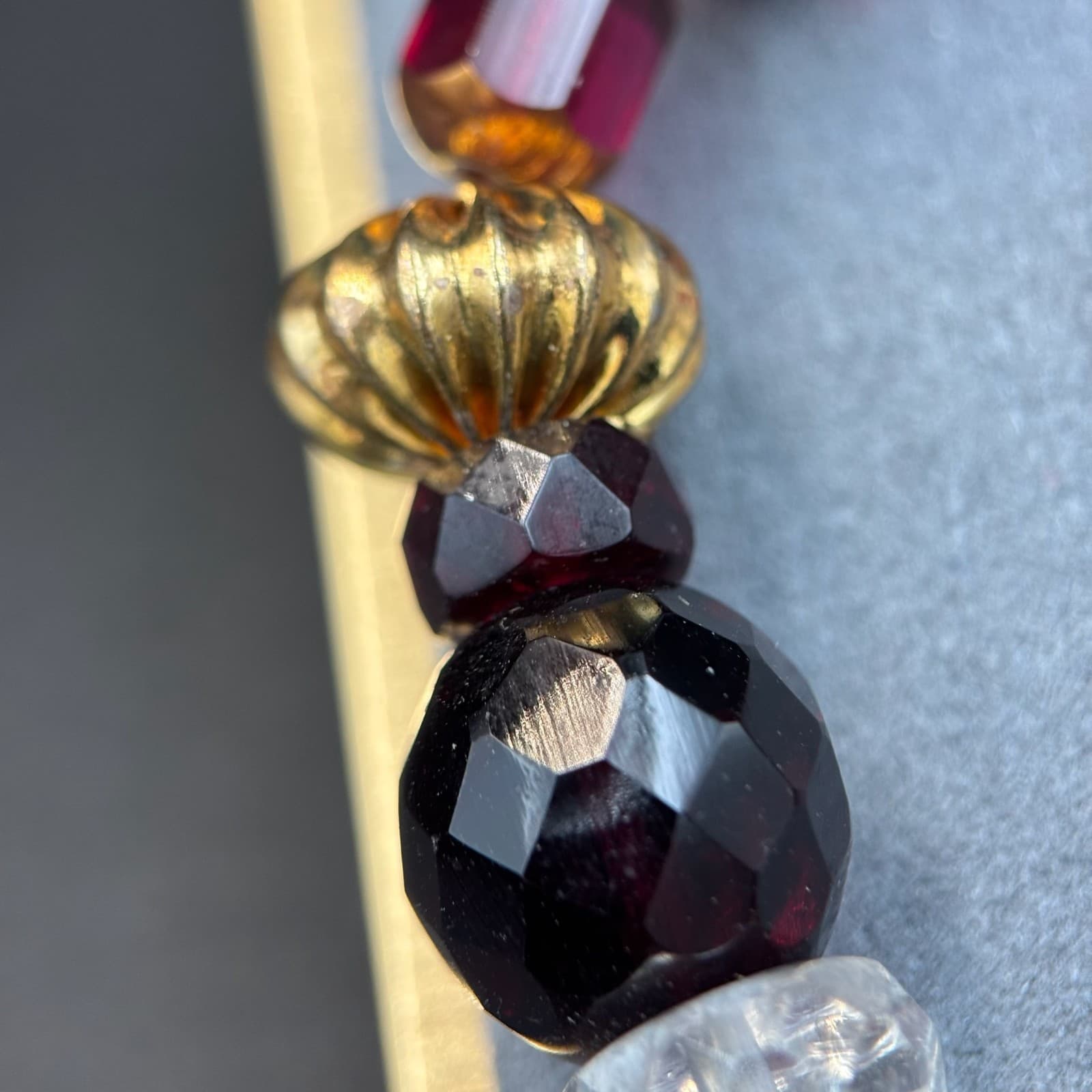 Vintage Women's Size 6 1/2" Red Clear Gold Crystal Beaded Stretch Bracelet - Thumbnail 3