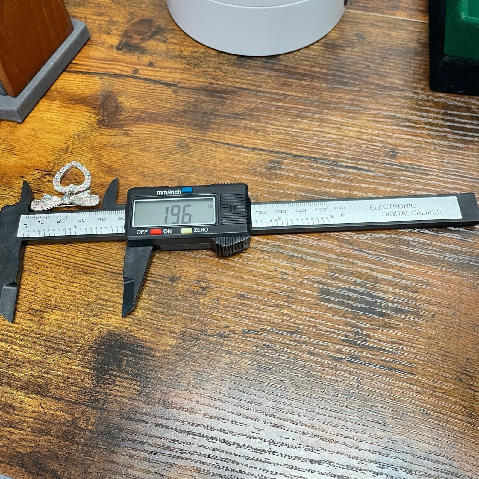 Vintage Rhinestone Bow Dangle Clear Heart Brooch Pin Silver Tone Unsigned - Thumbnail 7