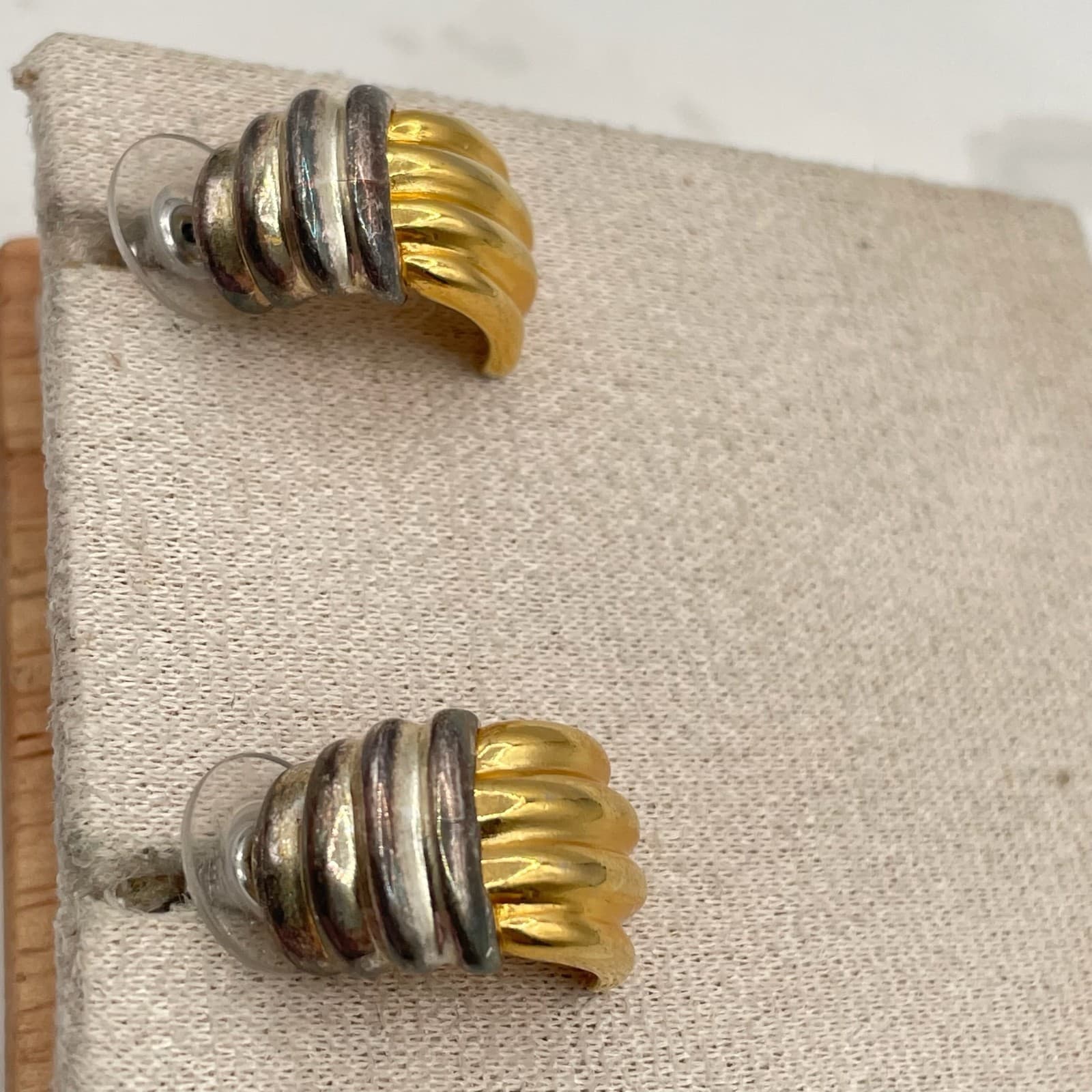 Vintage Two-Tone Ribbed Clip-On Earrings Gold & Silver Tone Chunky Hoop Style - Thumbnail 9