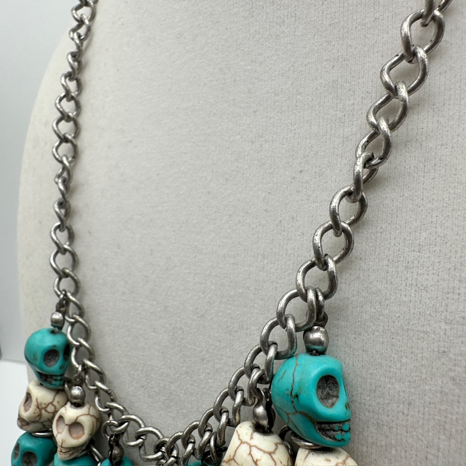 Vintage Skull Cluster Necklace Blue & Cream Bone Beaded Chunky Silver Tone Chain - Thumbnail 6