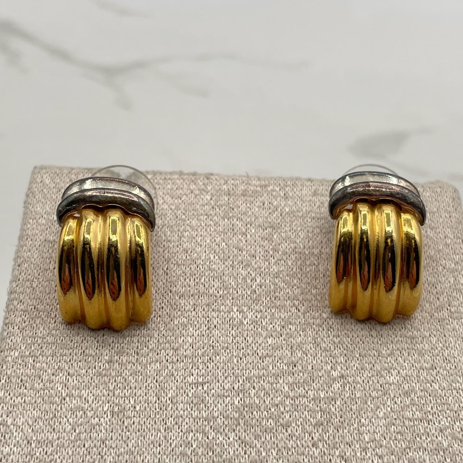 Vintage Two-Tone Ribbed Clip-On Earrings Gold & Silver Tone Chunky Hoop Style - Thumbnail 6