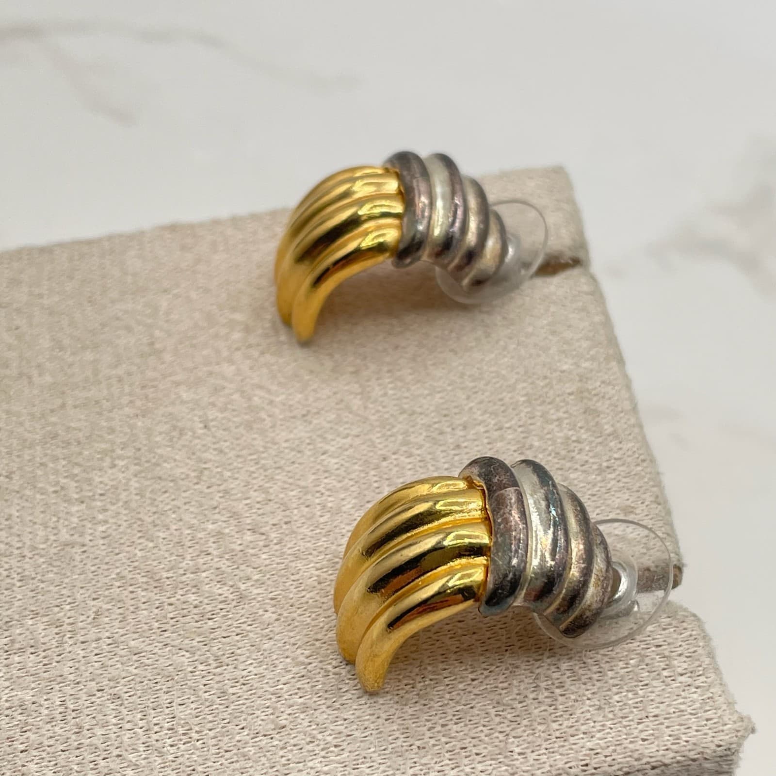 Vintage Two-Tone Ribbed Clip-On Earrings Gold & Silver Tone Chunky Hoop Style - Thumbnail 7