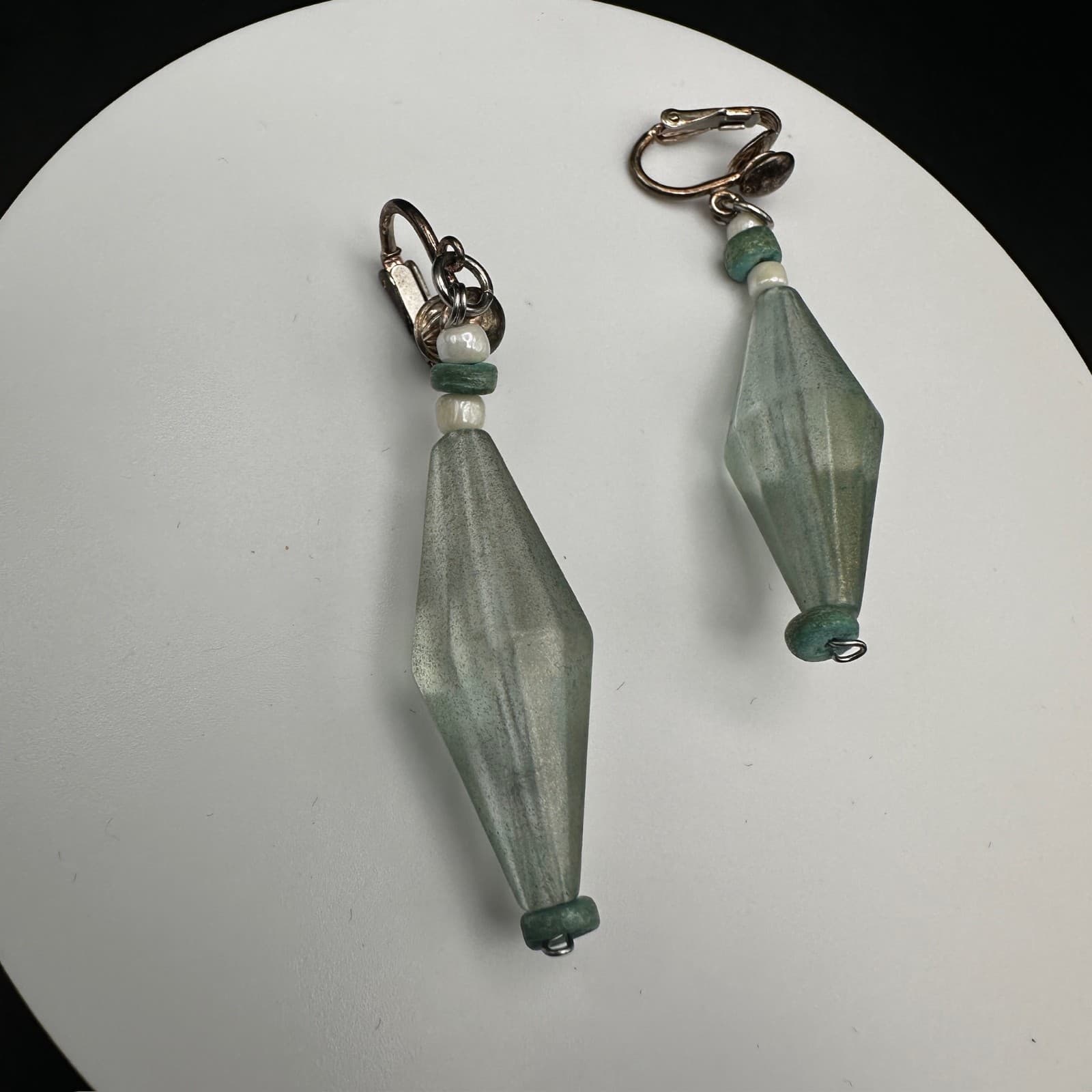 Vintage 90s Faceted Green Glass Diamond Shaped Drop Earrings Women's Jewelry - Thumbnail 6