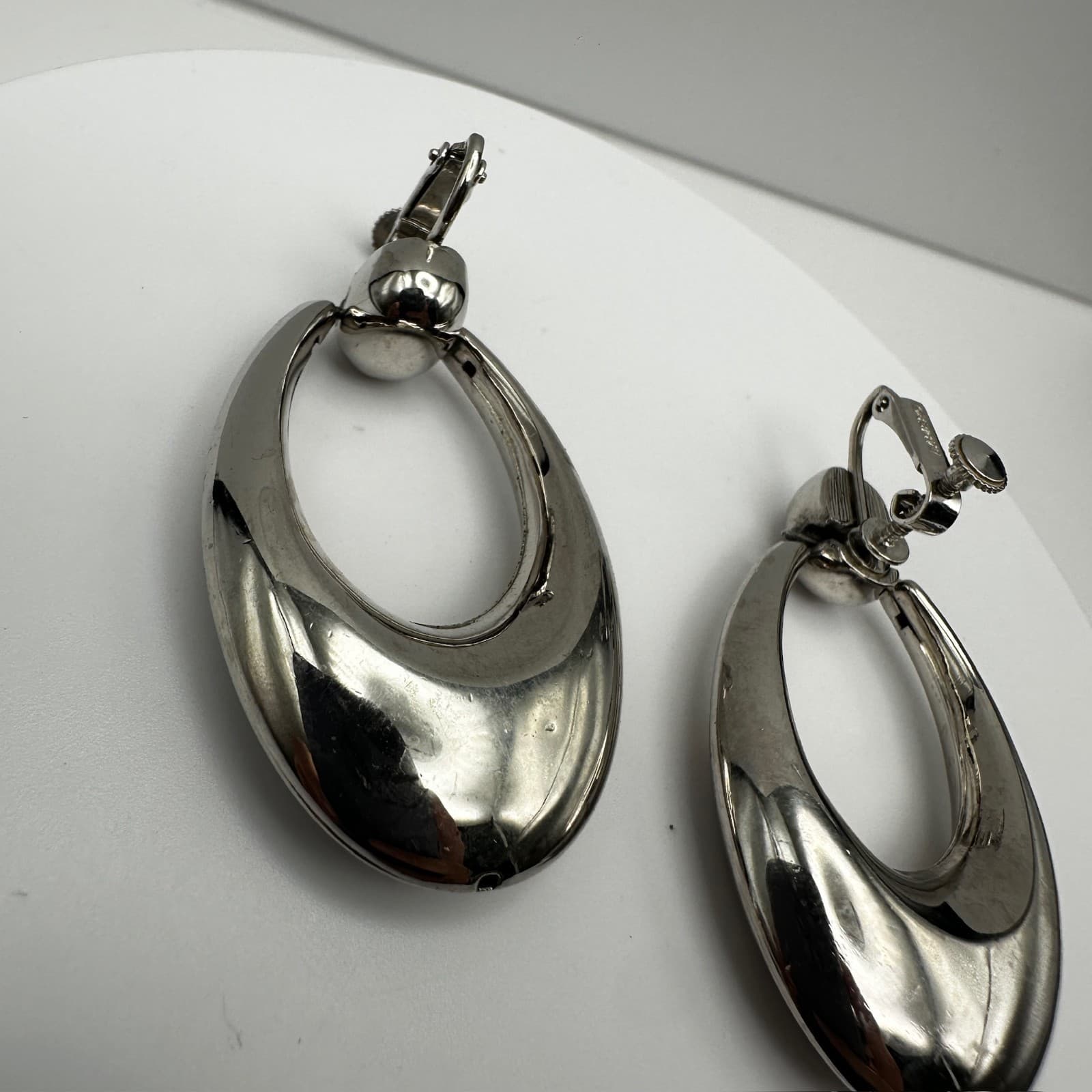 Vintage 90s Silver Tone Polished Oval Dangle Clip-On Earrings Statement Jewelry - Thumbnail 3