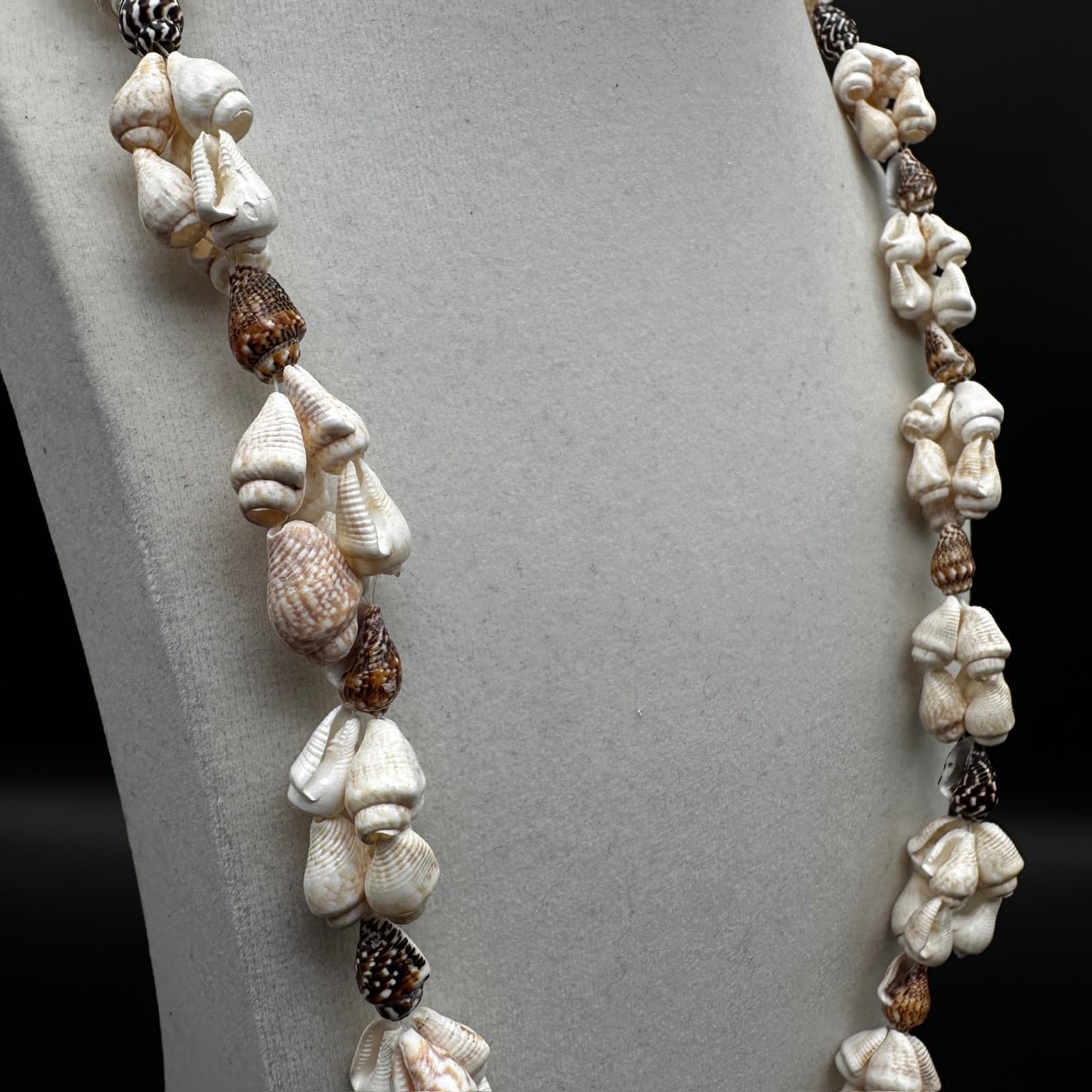 Vintage Natural Brown & White Seashell Strand Necklace Bohemian 80s Jewelry - Thumbnail 4