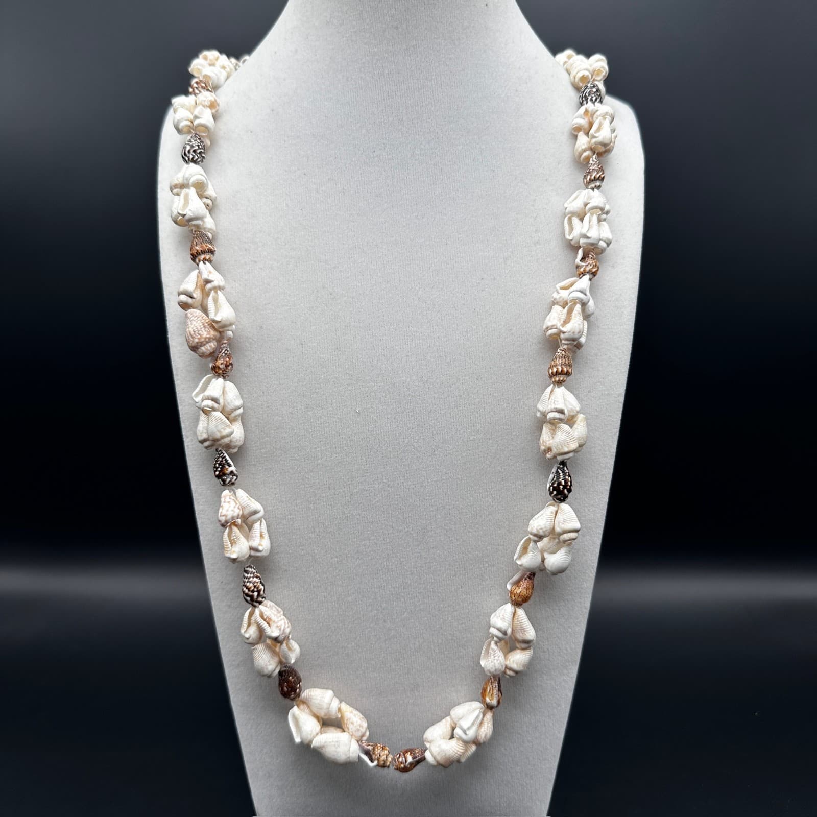 Vintage Natural Brown & White Seashell Strand Necklace Bohemian 80s Jewelry - Thumbnail 2