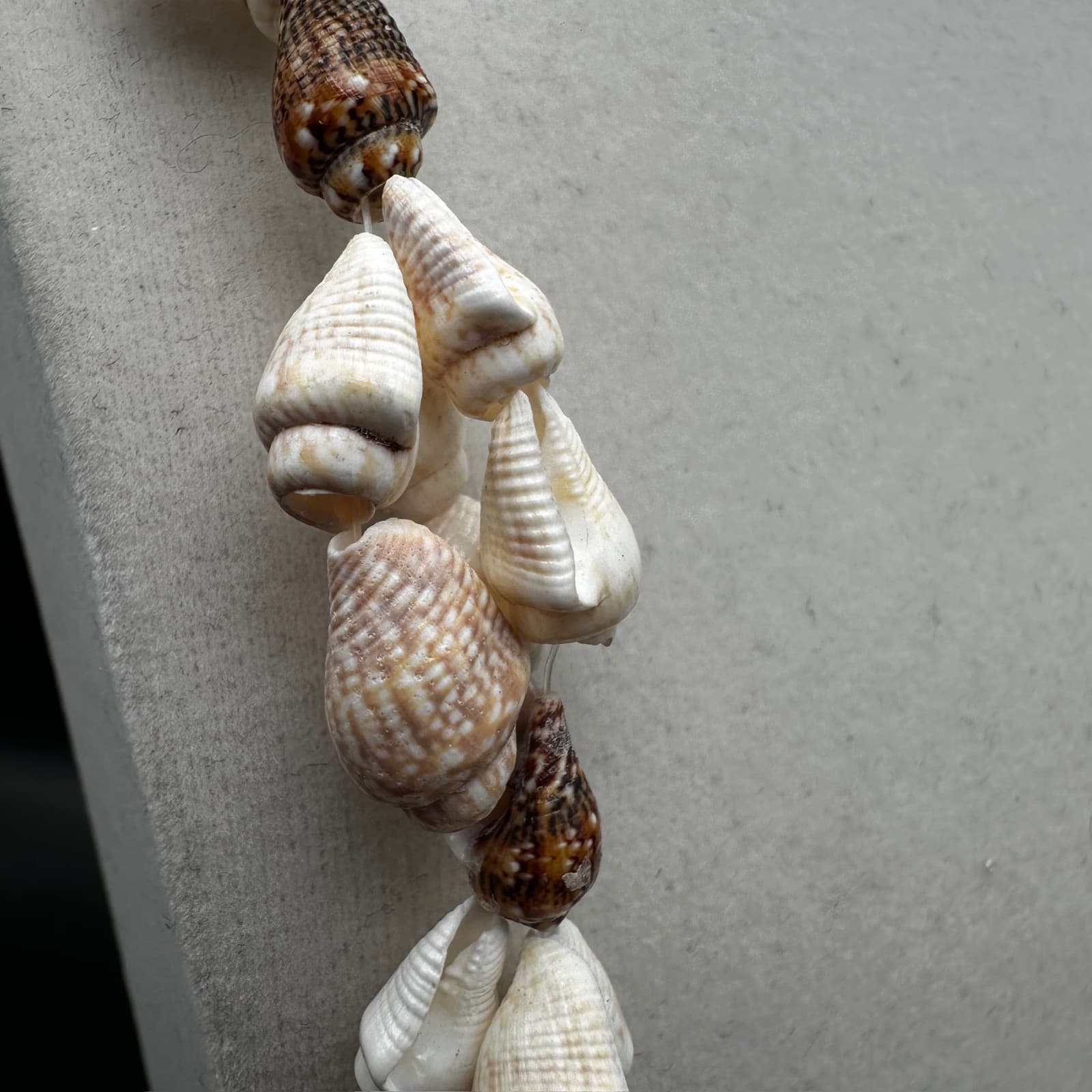 Vintage Natural Brown & White Seashell Strand Necklace Bohemian 80s Jewelry - Thumbnail 5